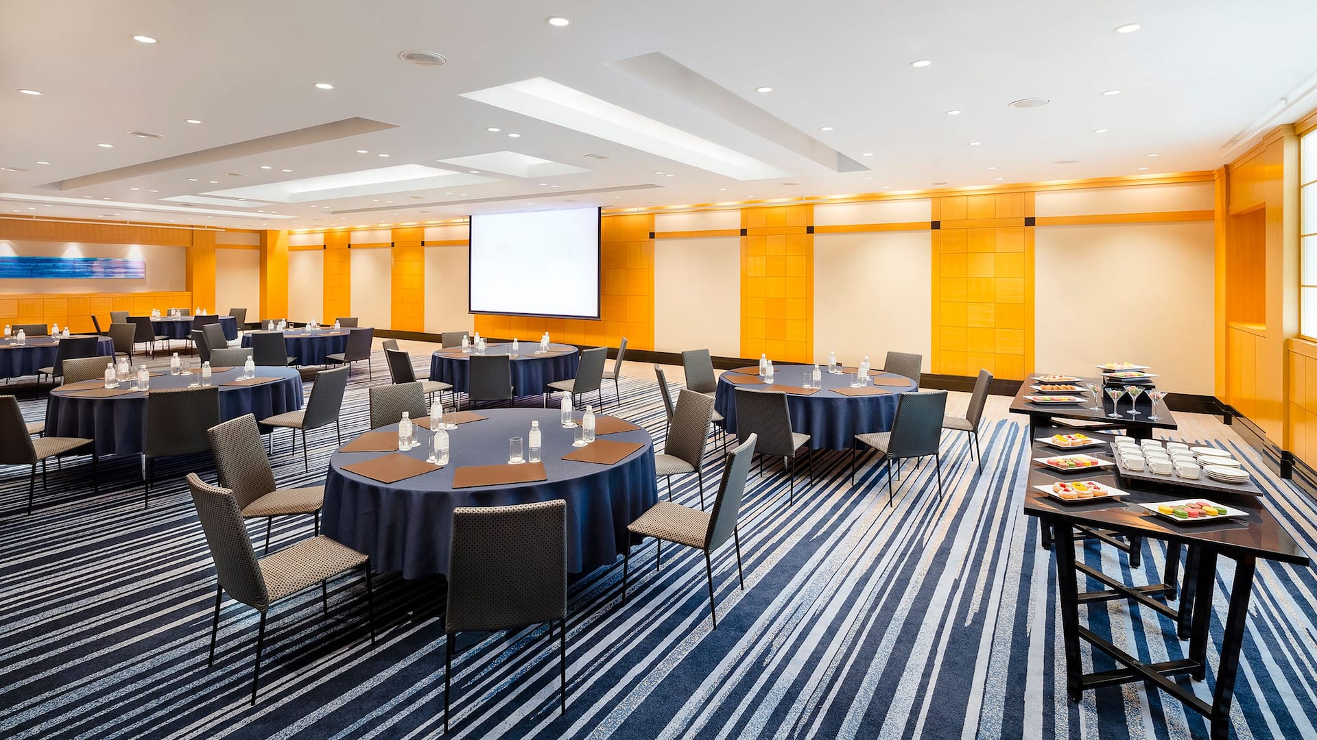 Hyatt Regency Tokyo Heian Cabaret Style