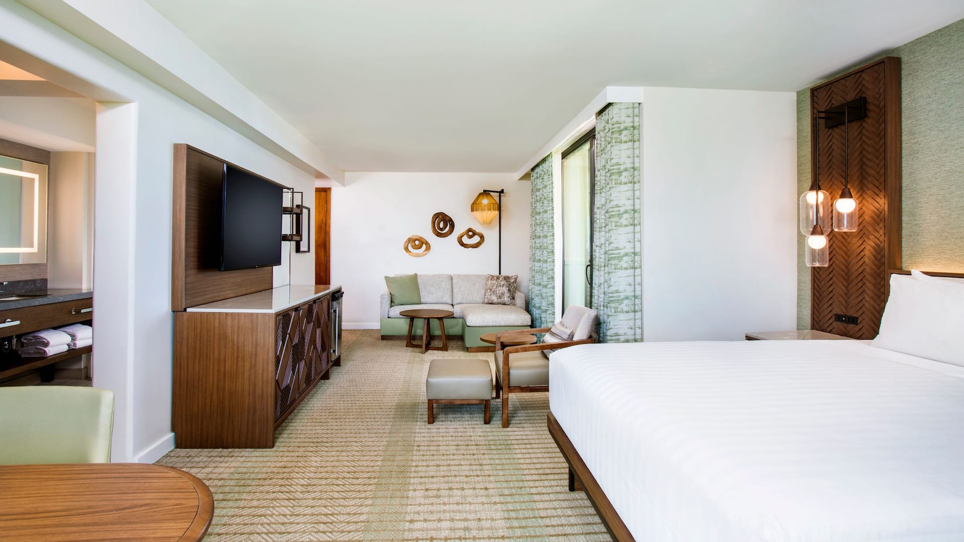 Hyatt Regency Maui Resort and Spa King Corner with Bathroom