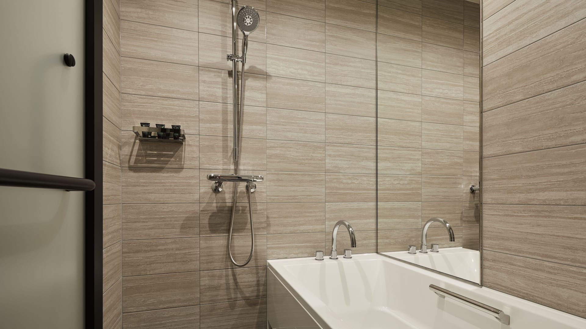 4/5 Hyatt Centric Kanazawa Deluxe Twin Bathroom