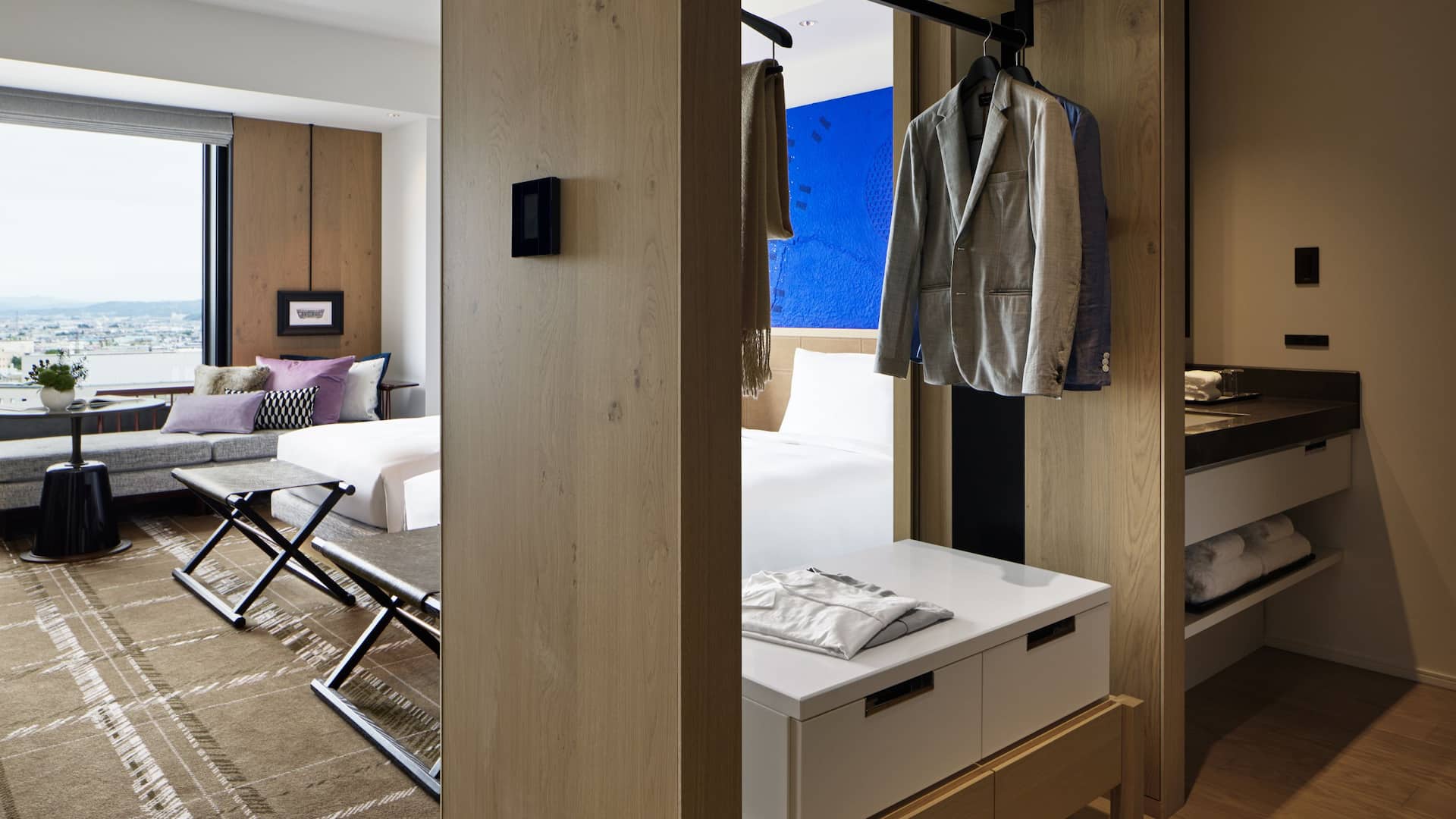 2/5 Hyatt Centric Kanazawa Deluxe Twin Blue Closet Daytime
