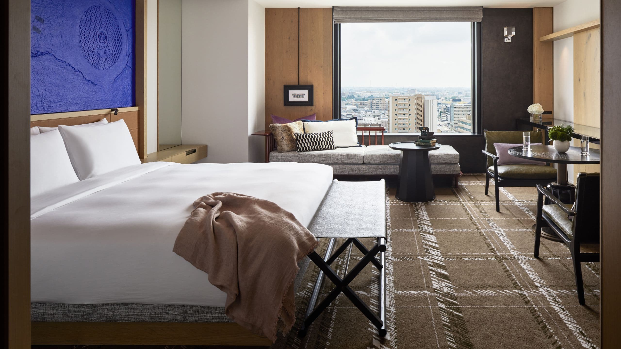 1 de 5 Hyatt Centric Kanazawa Premium King Blue Bed Daytime