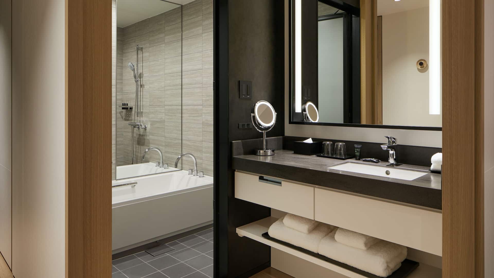 4/6 Hyatt Centric Kanazawa Standard King Bathroom