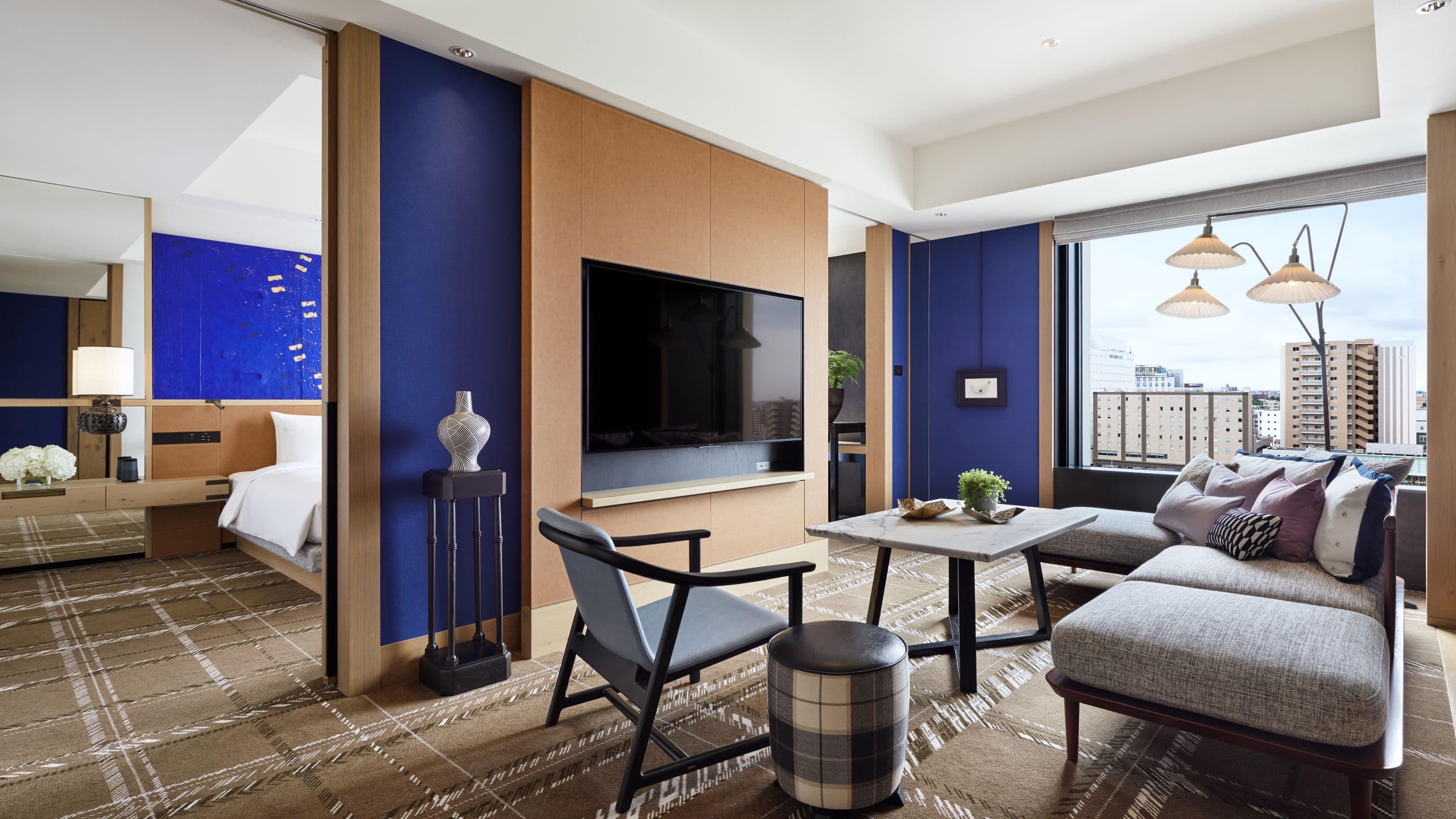 7 de 8 Hyatt Centric Kanazawa Suite Living Space Daytime