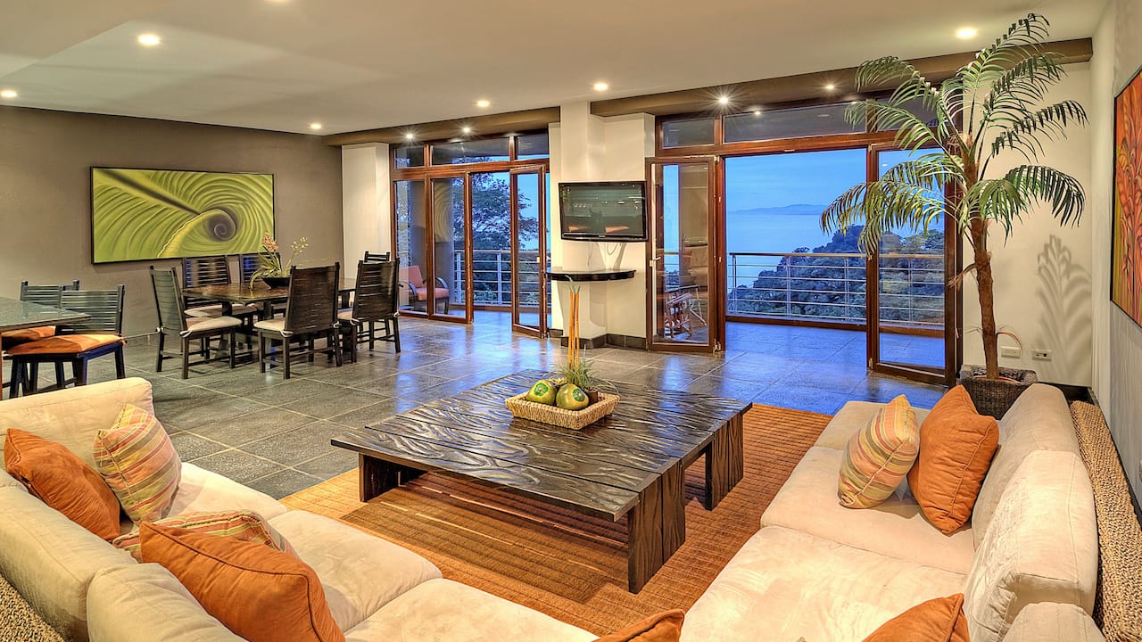 Penthouse Ocean View Suite