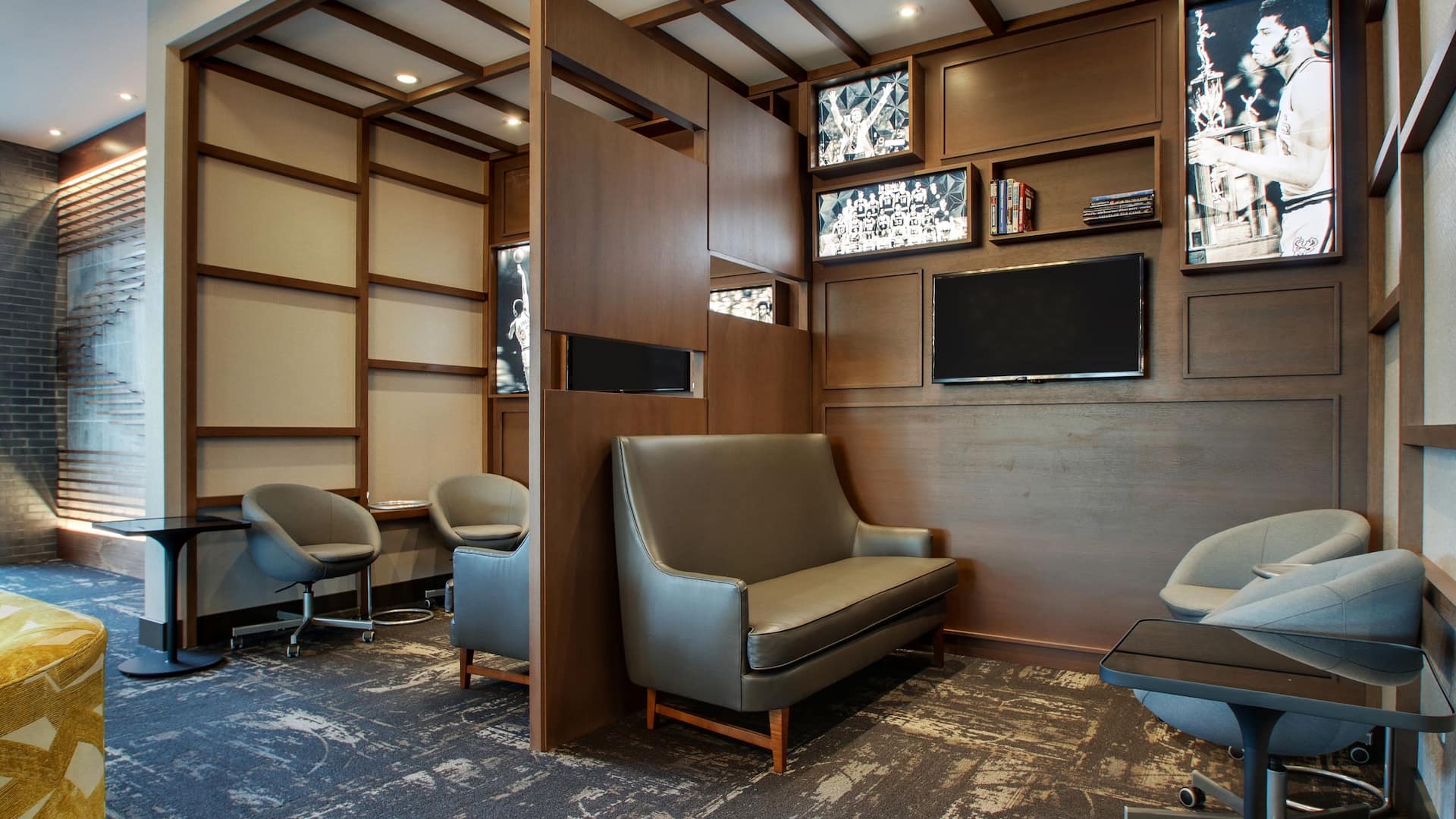 Hyatt Place Milwaukee Downtown Lobby Nooks