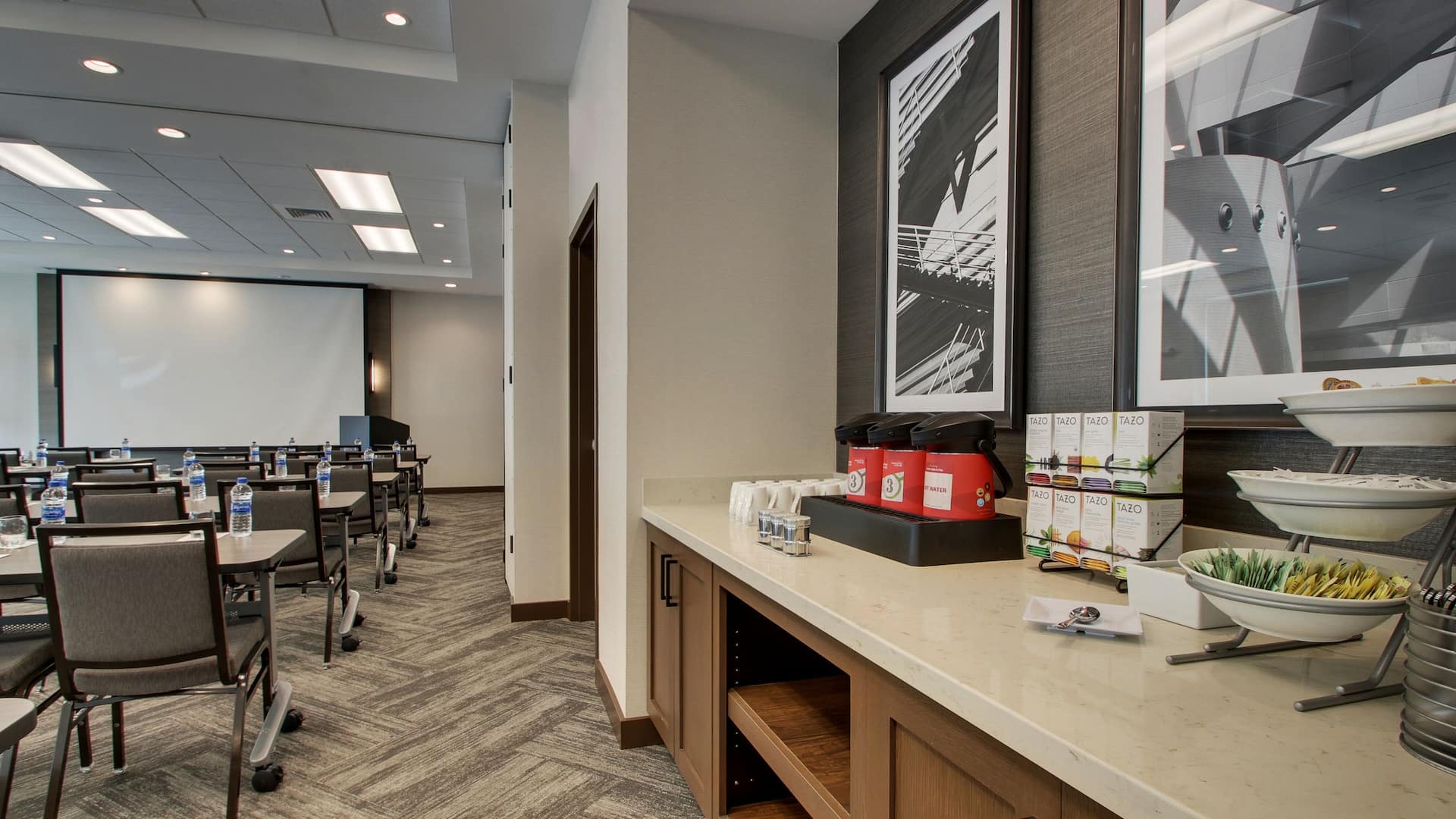 3 of 3 Hyatt Place Milwaukee Downtown Meeting Room Set