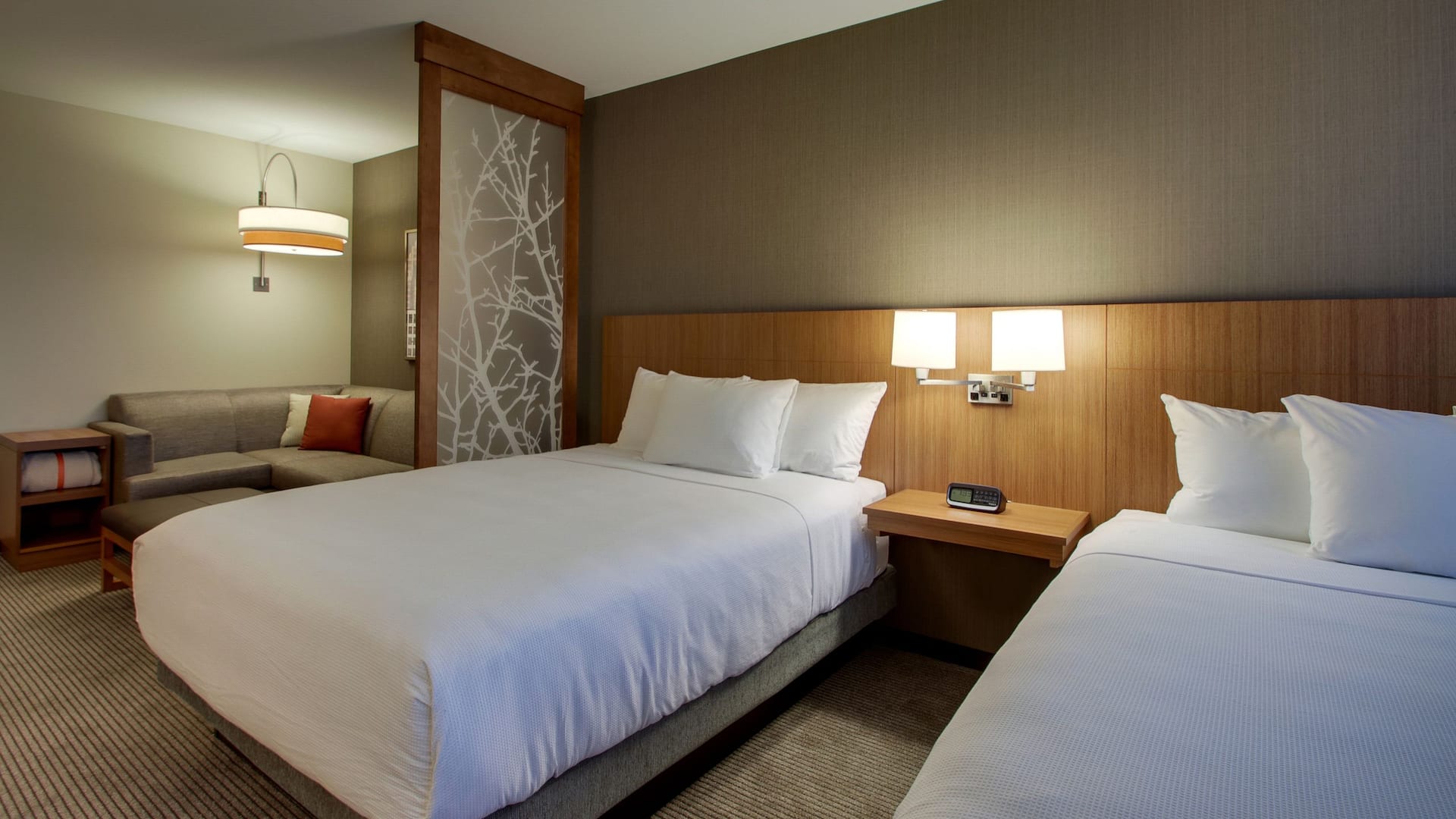 3 of 7 Hyatt Place Milwaukee Downtown Queen Queen Beds