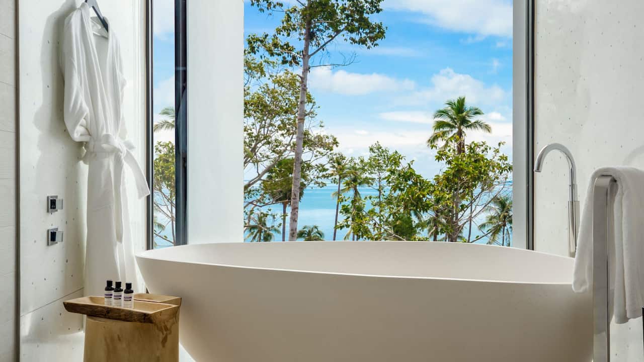Regency Suite Bathtub