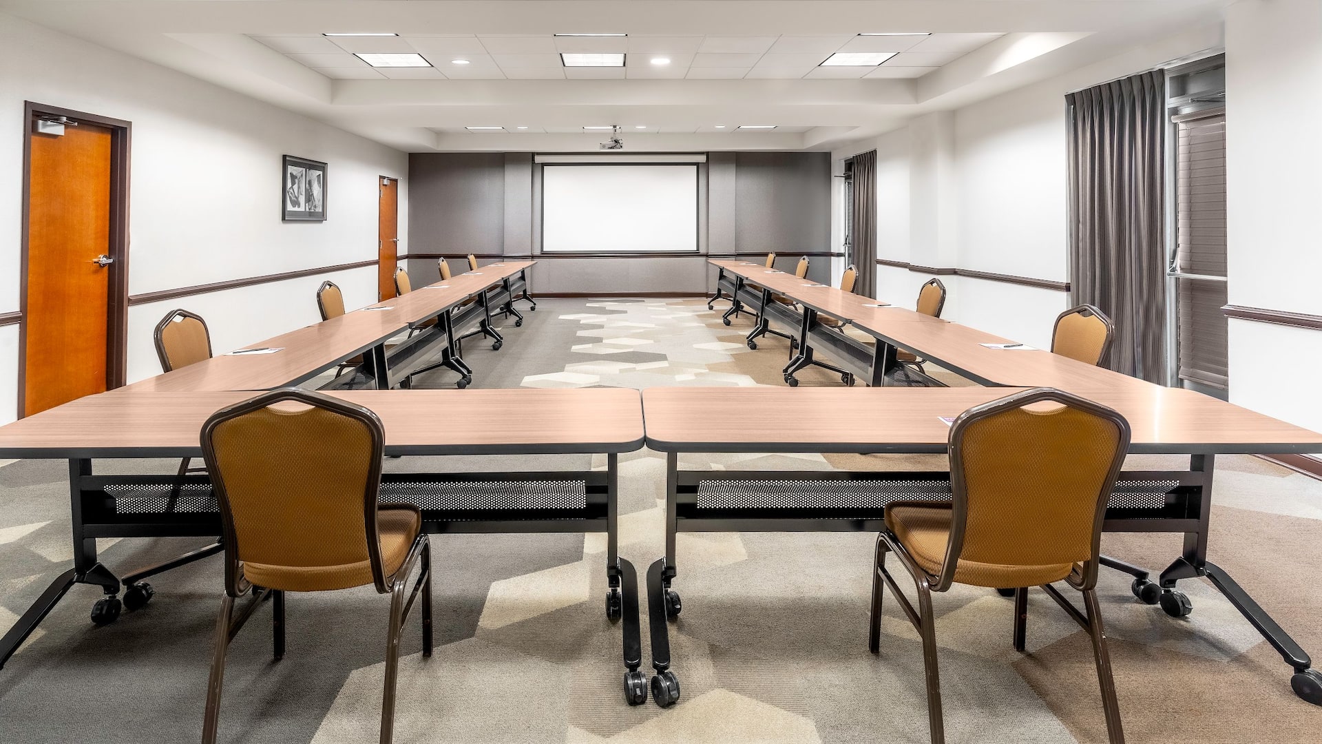 Hyatt Place Chicago/Itasca Distanced Meeting Space