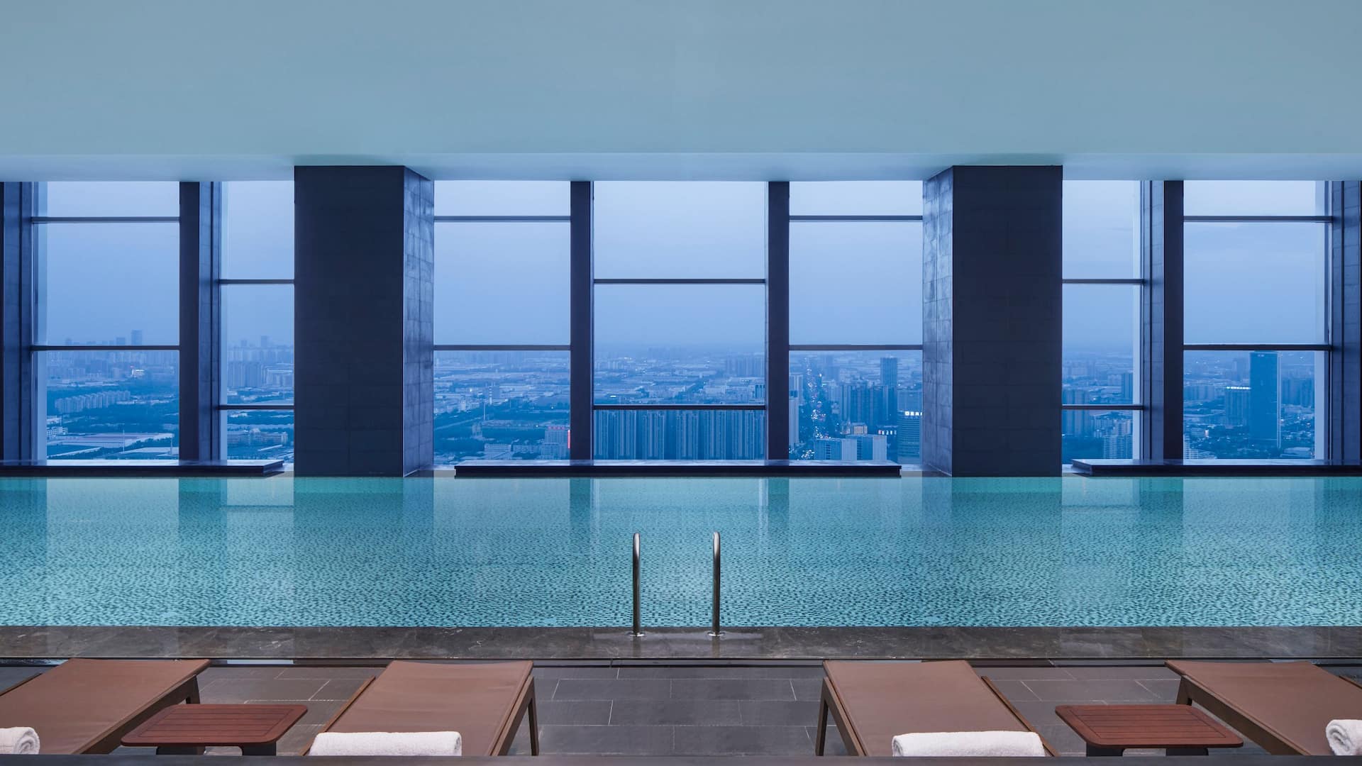 Grand Hyatt Hefei Swimming Pool