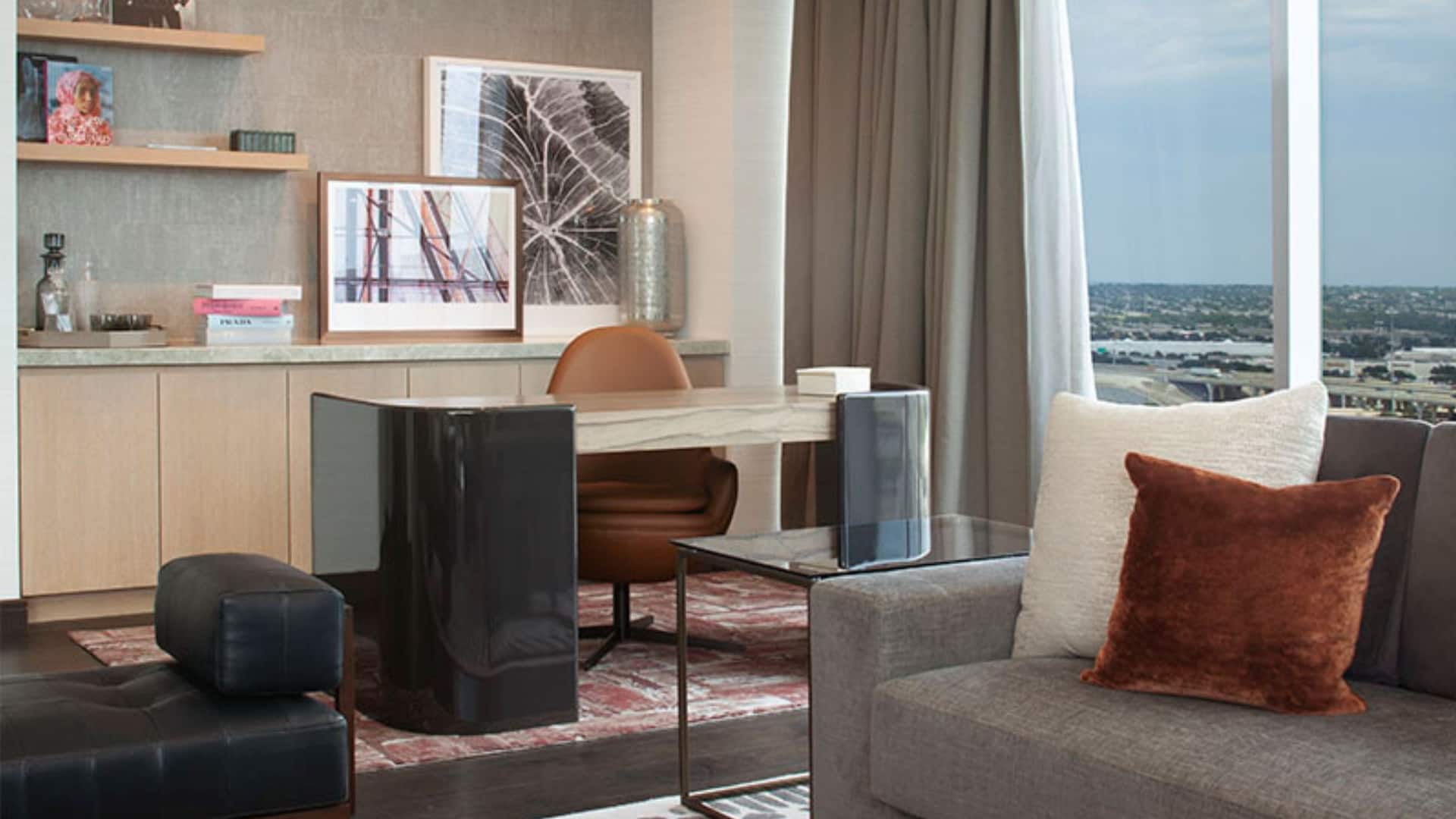 Hyatt Regency Frisco - Dallas Presidential Suite Desk