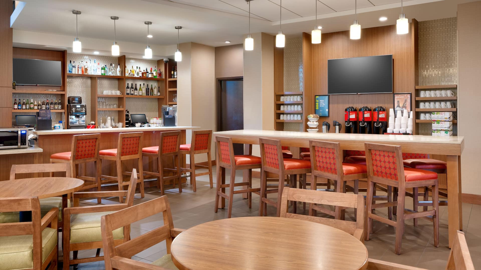 Hyatt Place Gallery Dining Bar Area