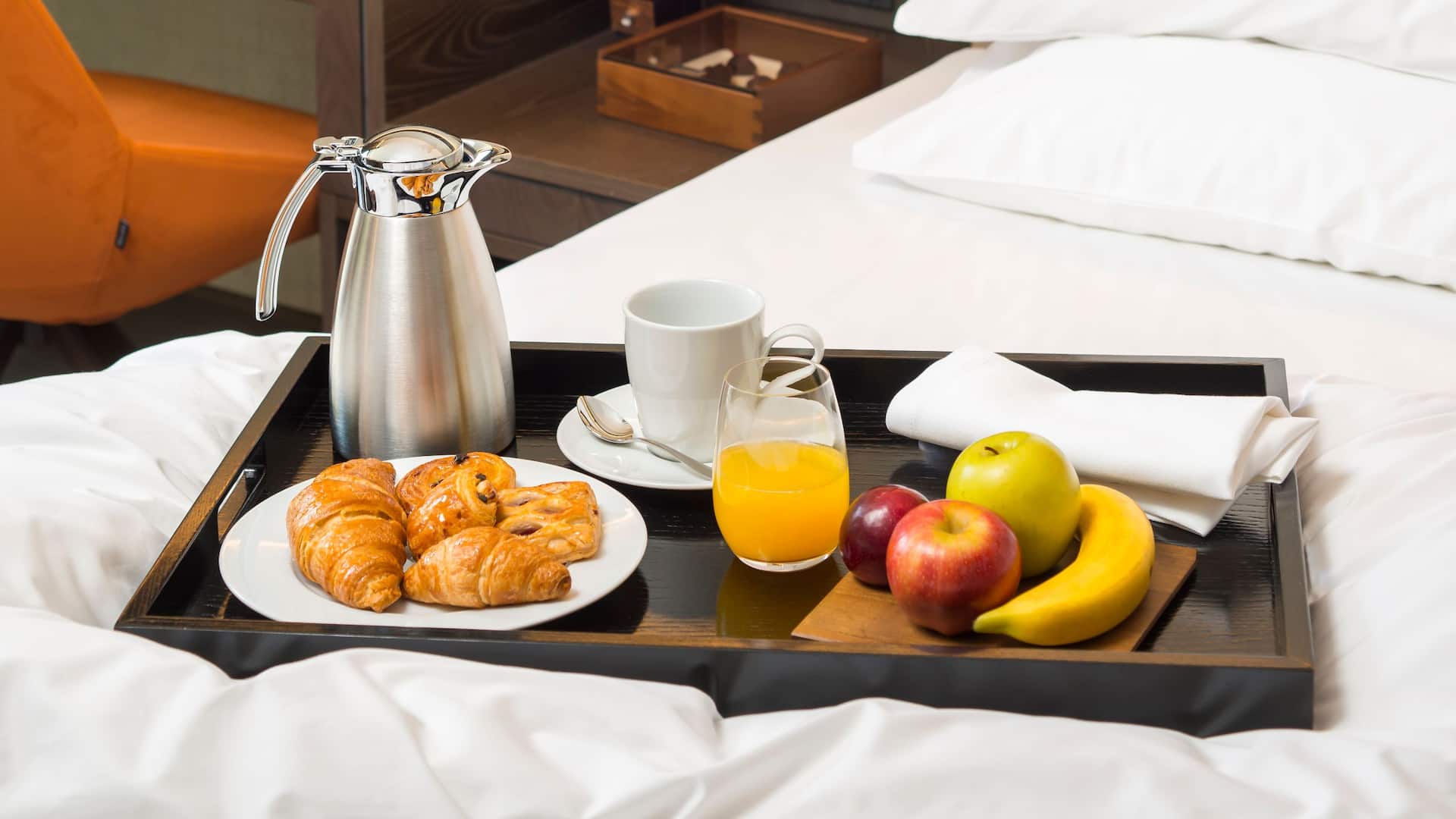 4 из 4 Hyatt Regency Sofia Breakfast Room Service