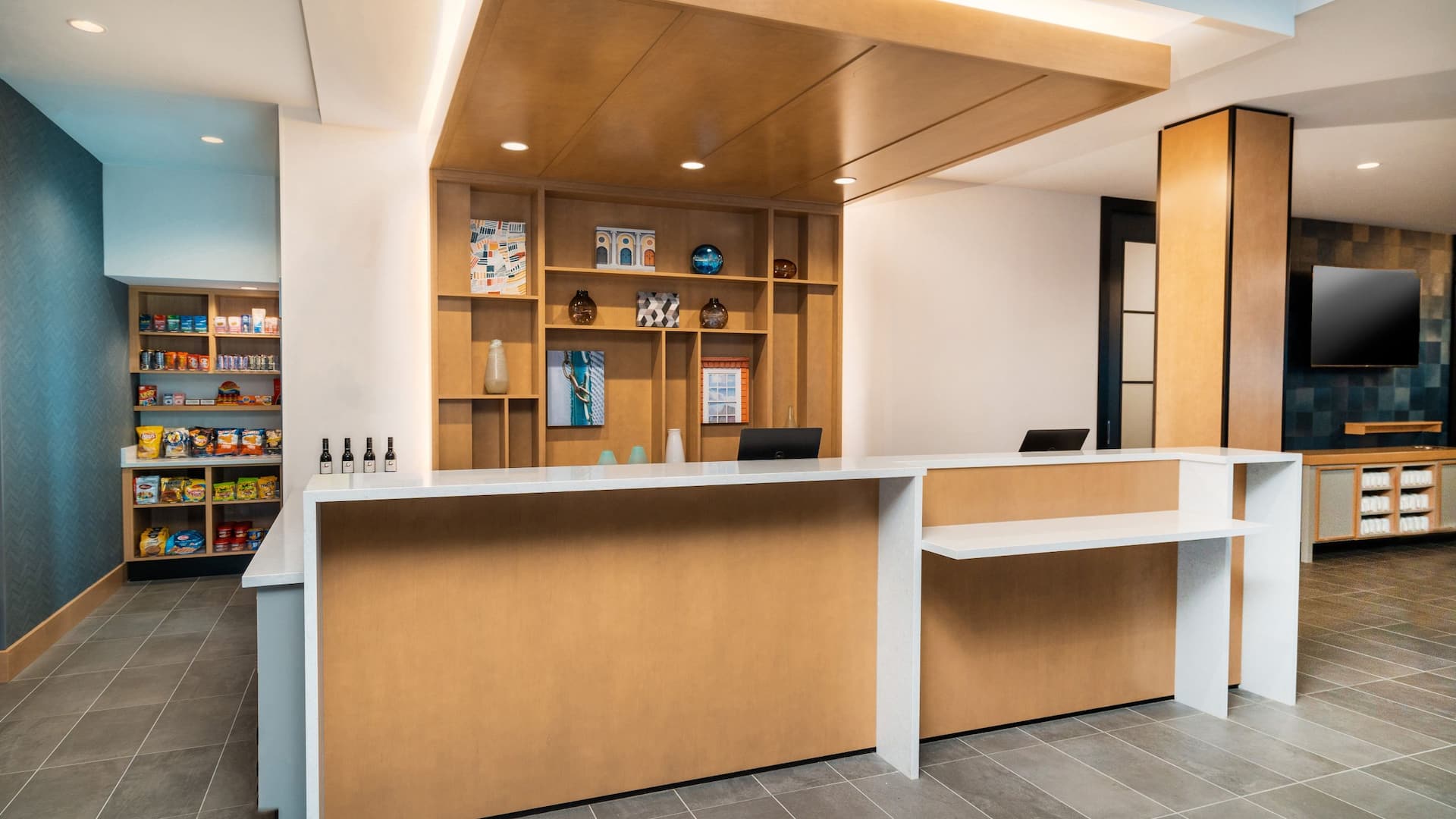 Hyatt House Nashville / Franklin - Cool Springs Front Desk