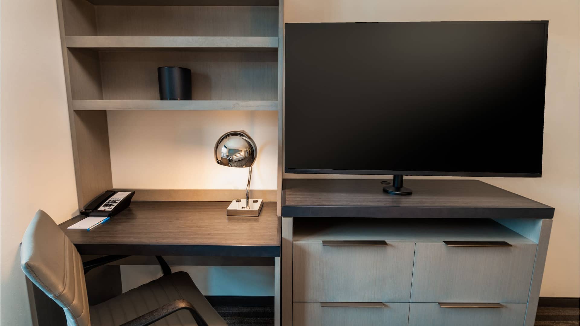 Hyatt House Nashville / Franklin - Cool Springs Den King Desk