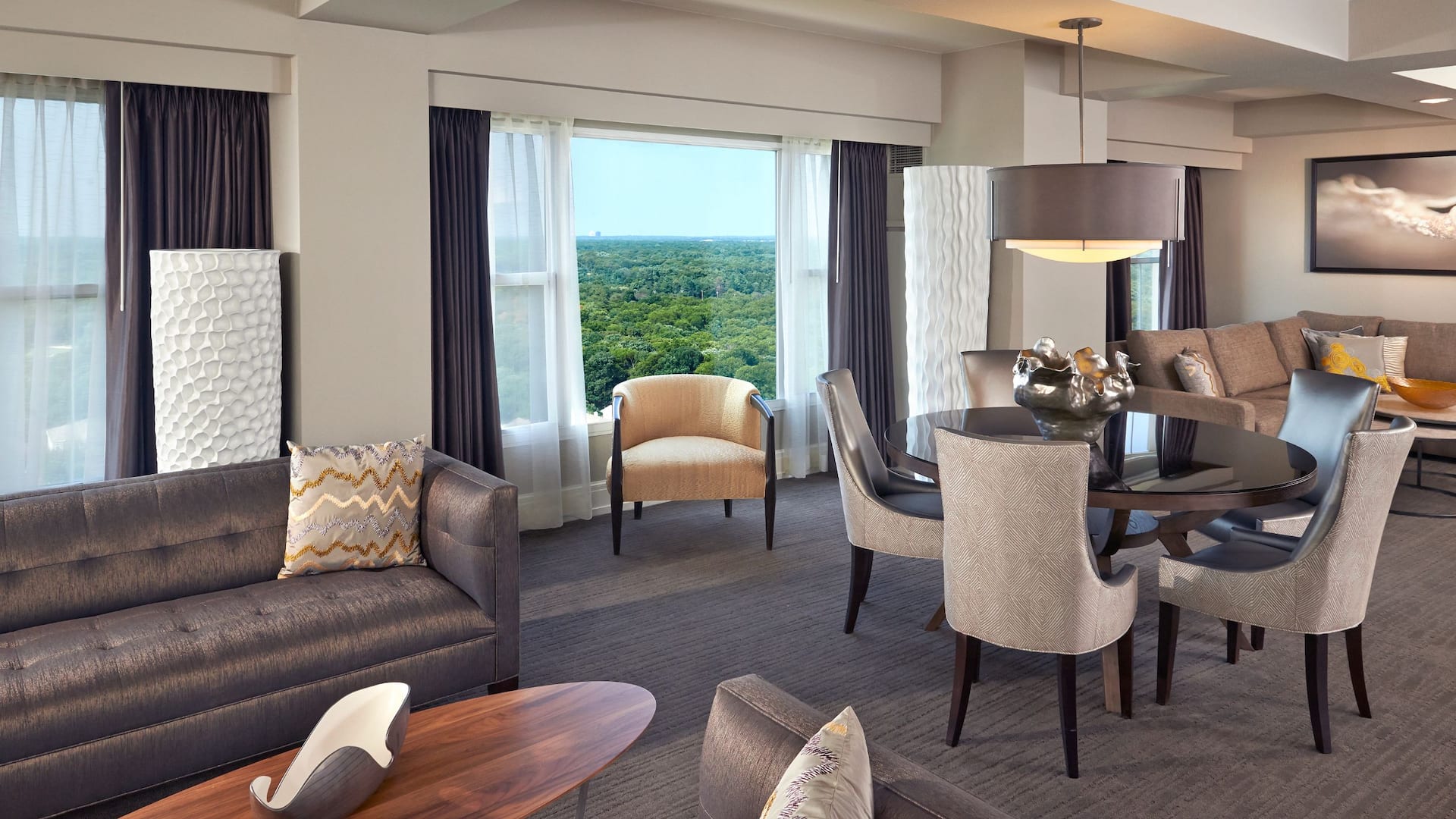 4/5 Hyatt Regency Long Island Presidential Suite Living Room