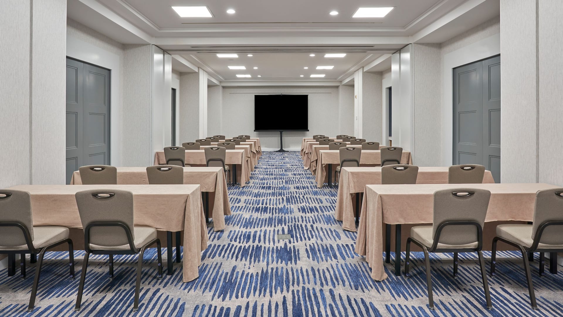 1 of 2 Hyatt Regency La Jolla at Aventine Del Mar Classroom