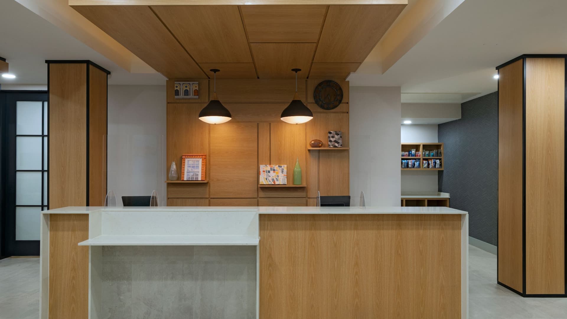 Hyatt House Carlsbad Front Desk