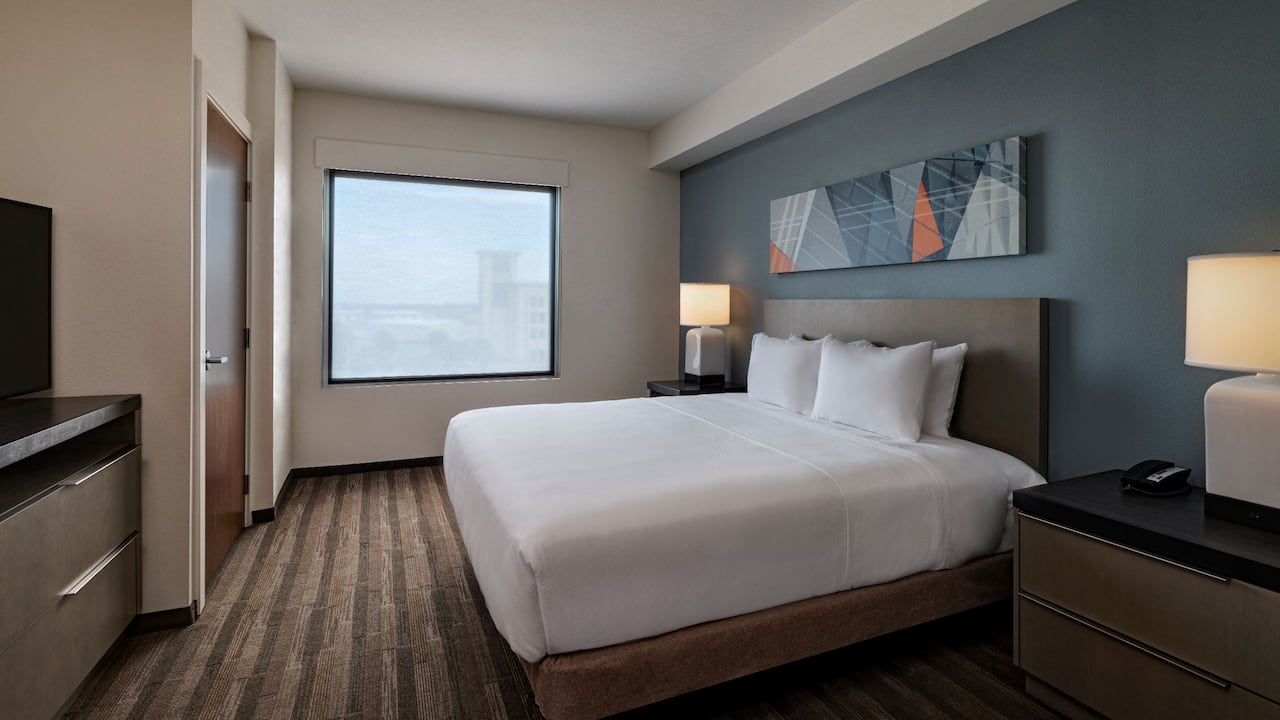 Corner One Bedroom King
