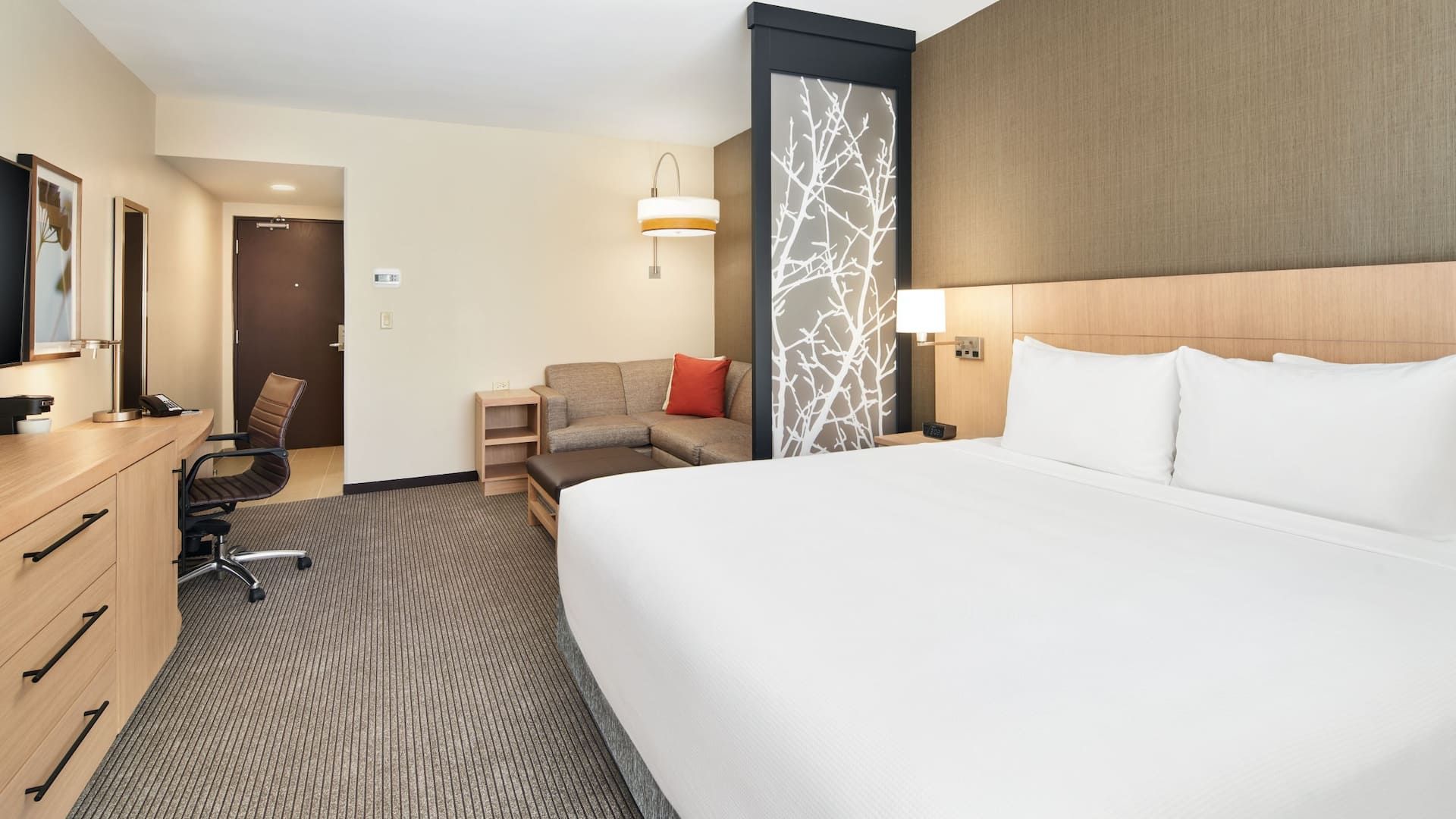 2 of 4 Hyatt Place Melbourne / Palm Bay King Guestroom