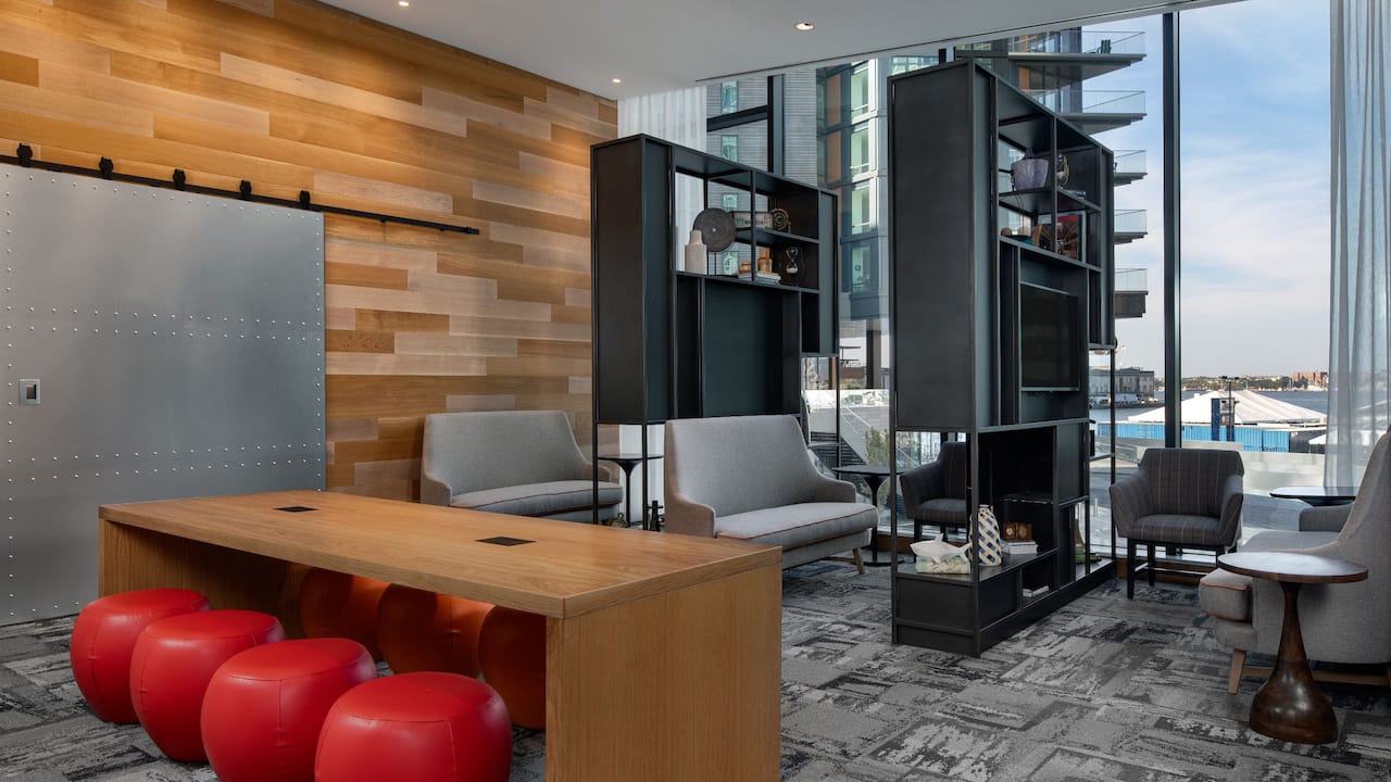 Boston Hotels near Waterfront with Modern Work Lounge Seating at Hyatt Place Boston / Seaport District