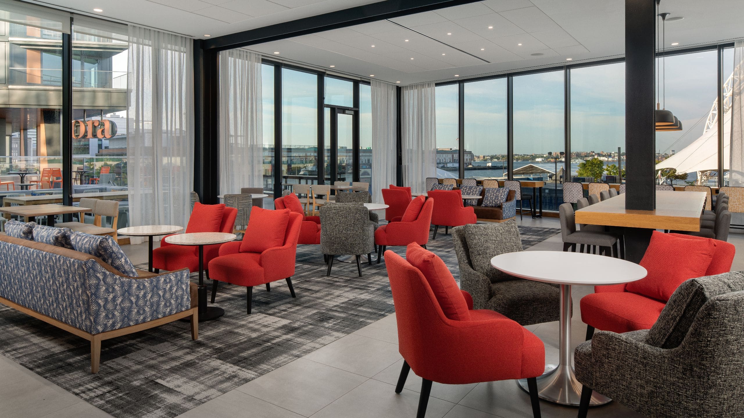 Hyatt Place Boston / Seaport District Lounge Lower