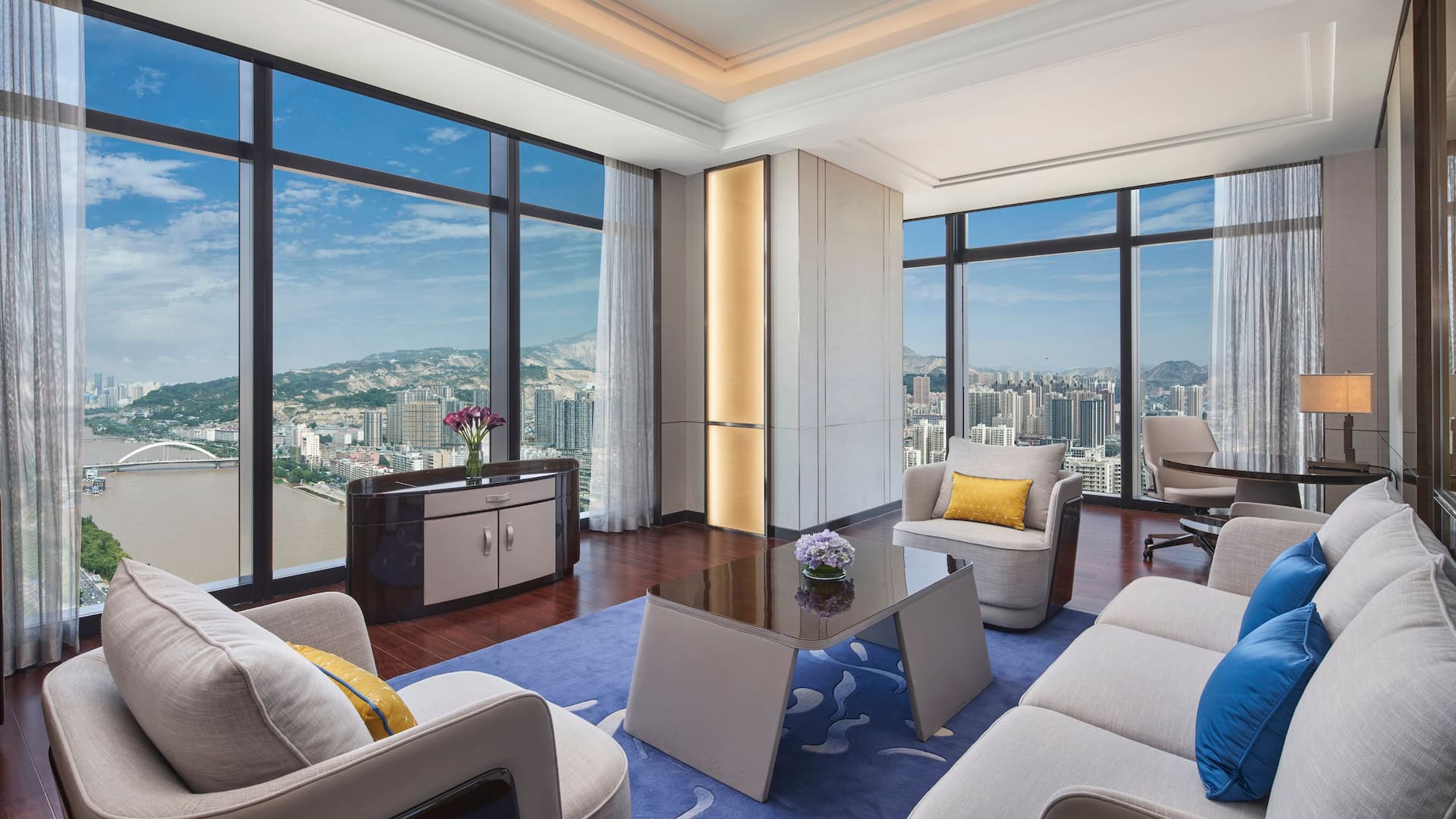 1 von 1 Hyatt Regency Lanzhou Regency Suite Living Room
