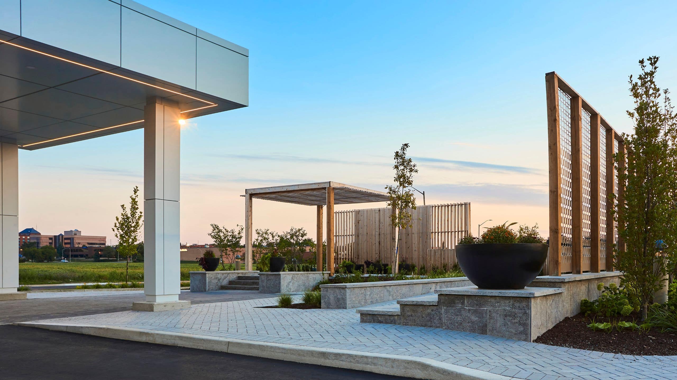 Hyatt Place Toronto/Mississauga Centre Exterior Legacy Garden