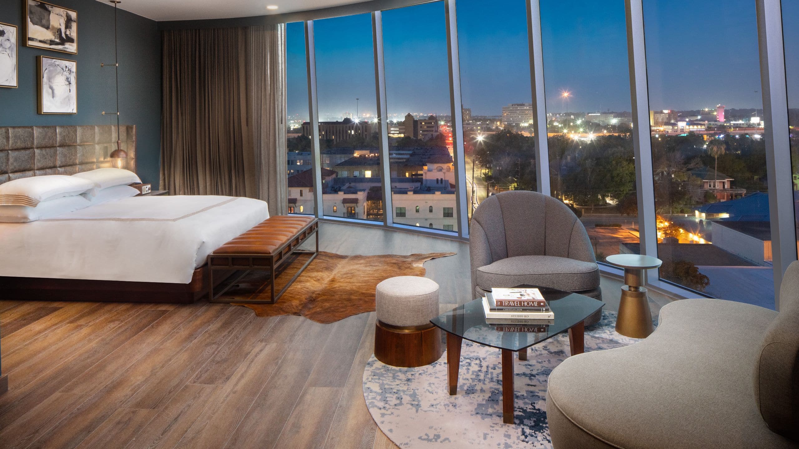 Thompson San Antonio – Riverwalk Studio Suite Night