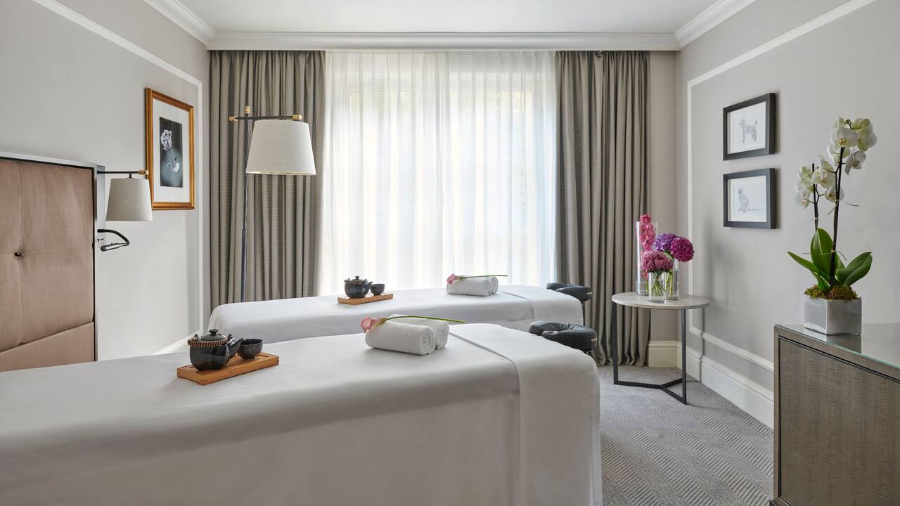 Hyatt Regency London Couples Treatment Room