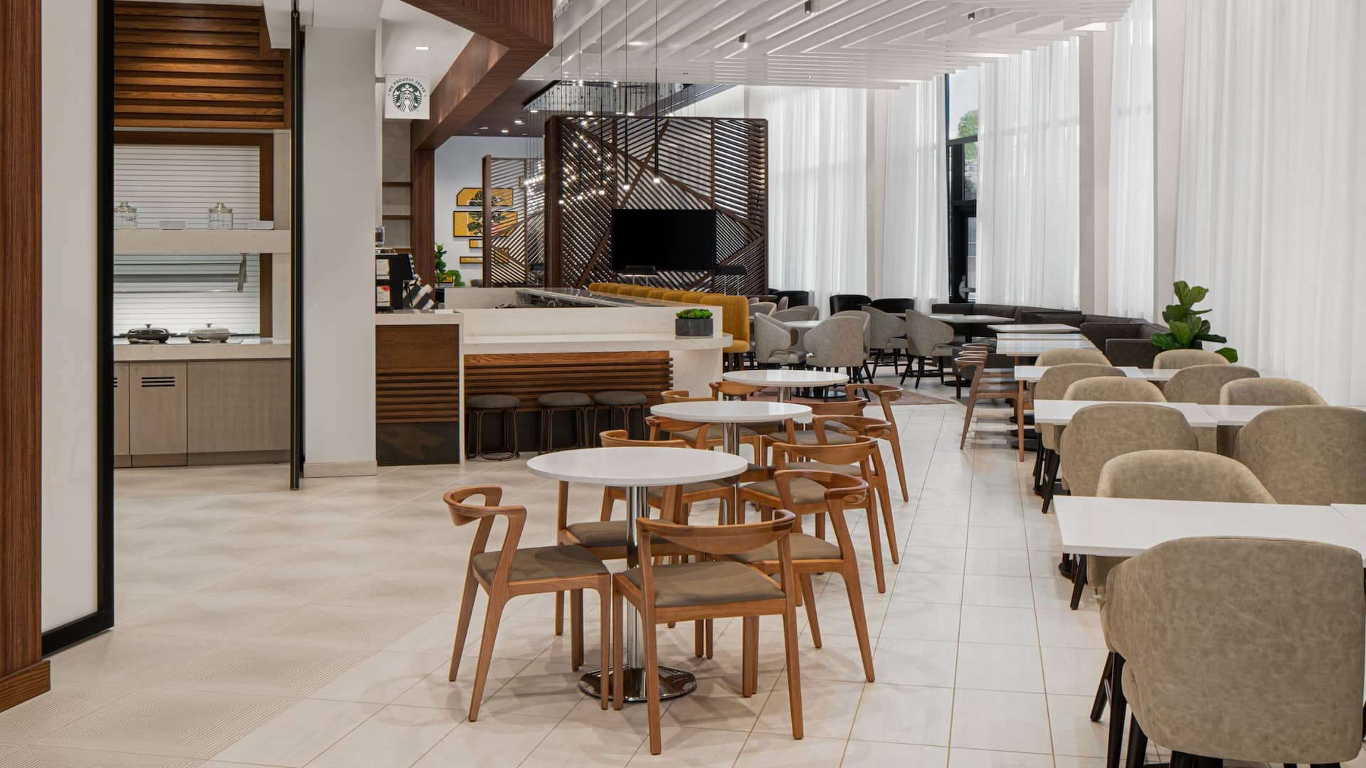 Hyatt Place Atlanta / Perimeter Center Breakfast Seating Area