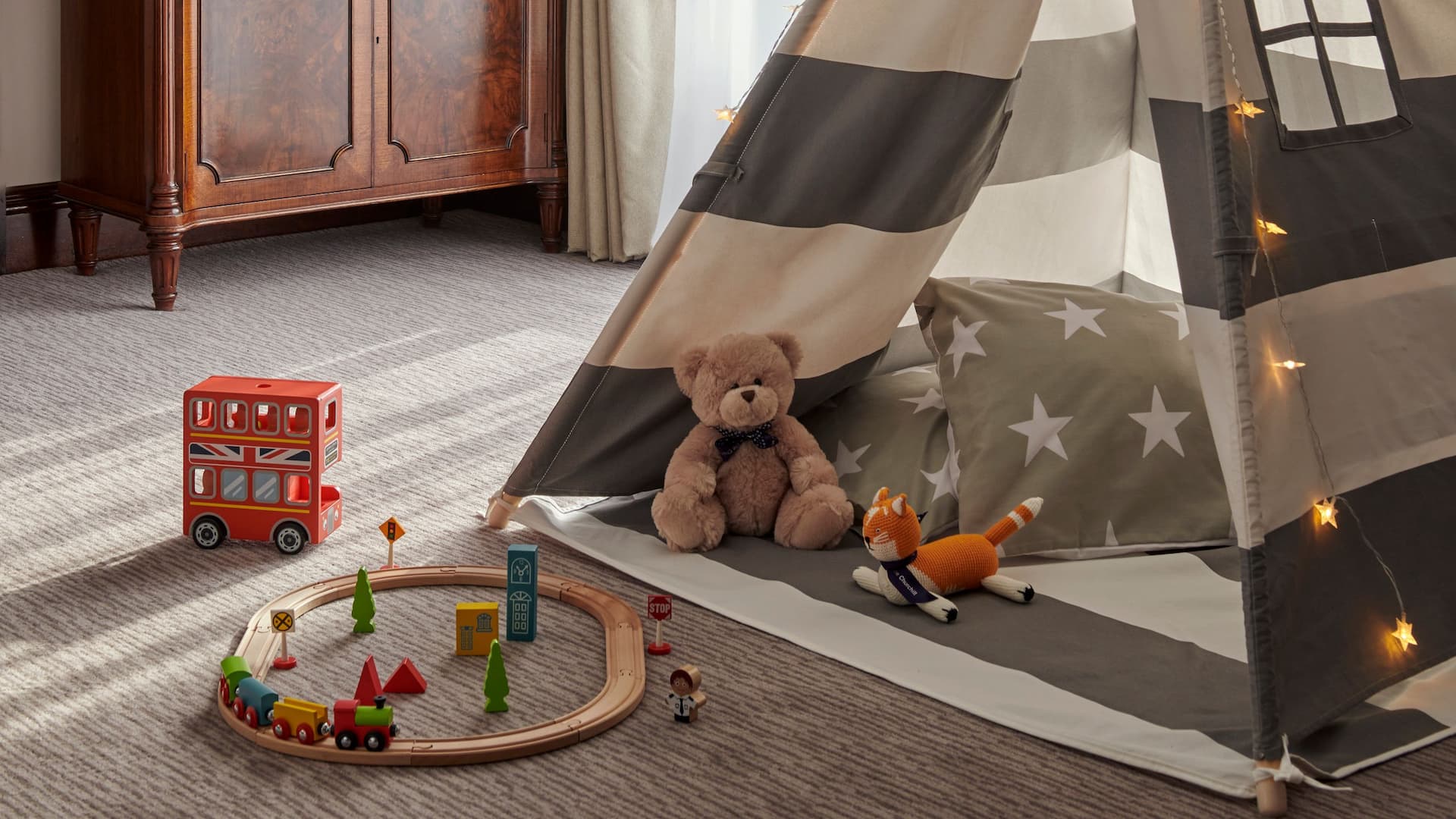 Hyatt Regency London - The Churchill Churchill Residential Suite Detail