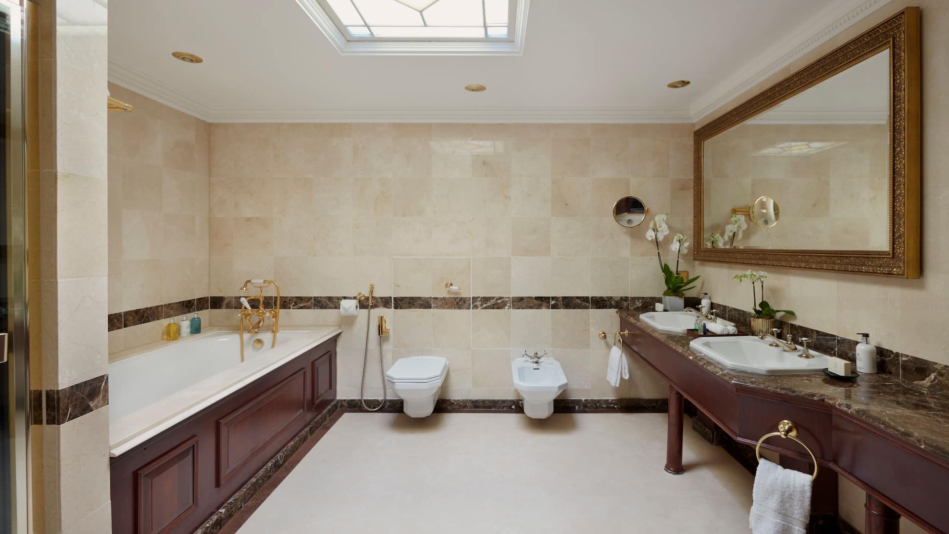7 of 12 Hyatt Regency London - The Churchill Churchill Residential Suite Master Bathroom