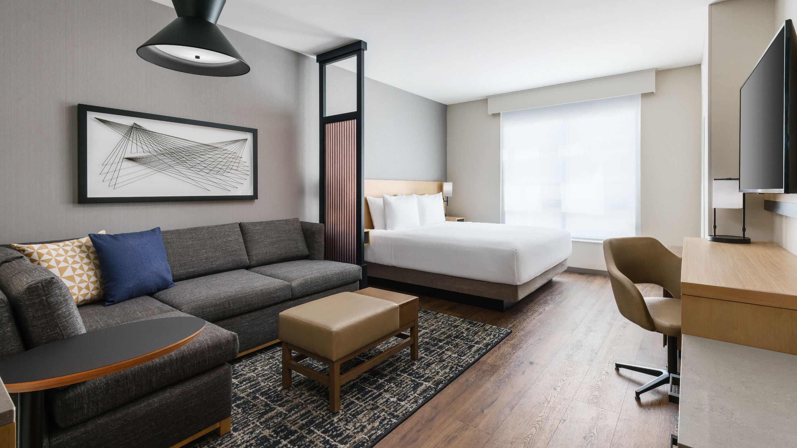 Hyatt Place National Harbor Standard King Guestroom