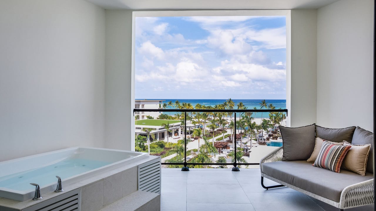 Ocean View One Bedroom Grand Master Suite Balcony