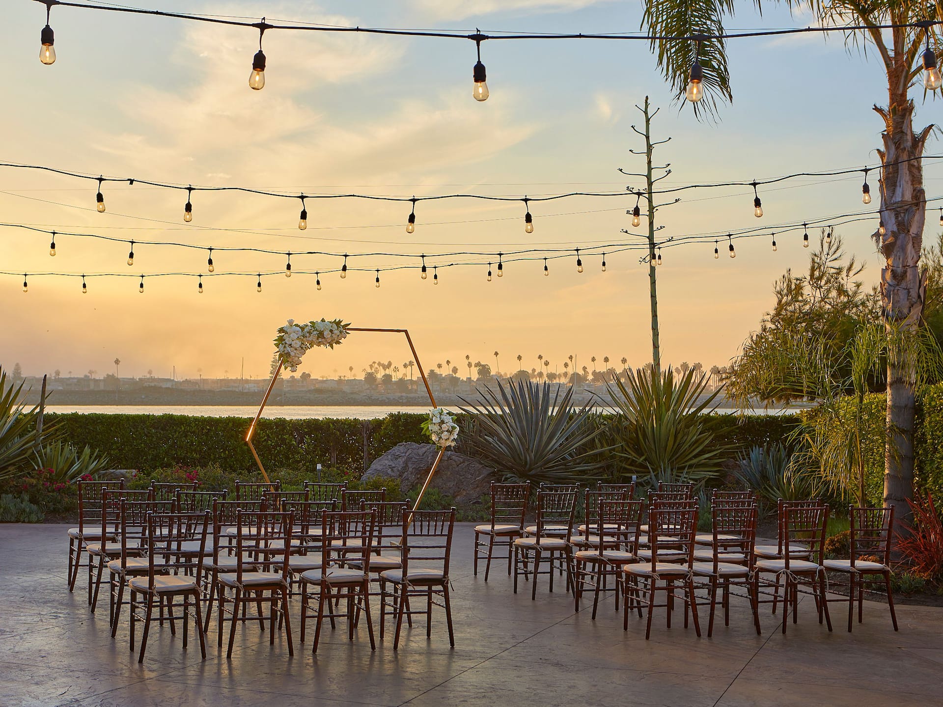 Hyatt Regency Mission Bay Spa and Marina Sunset Terrace