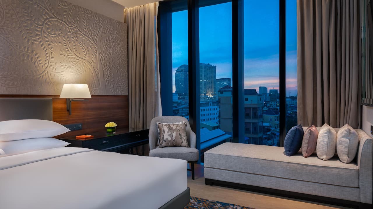 Five-star luxury hotel the heart the city Hyatt Regency Phnom Penh