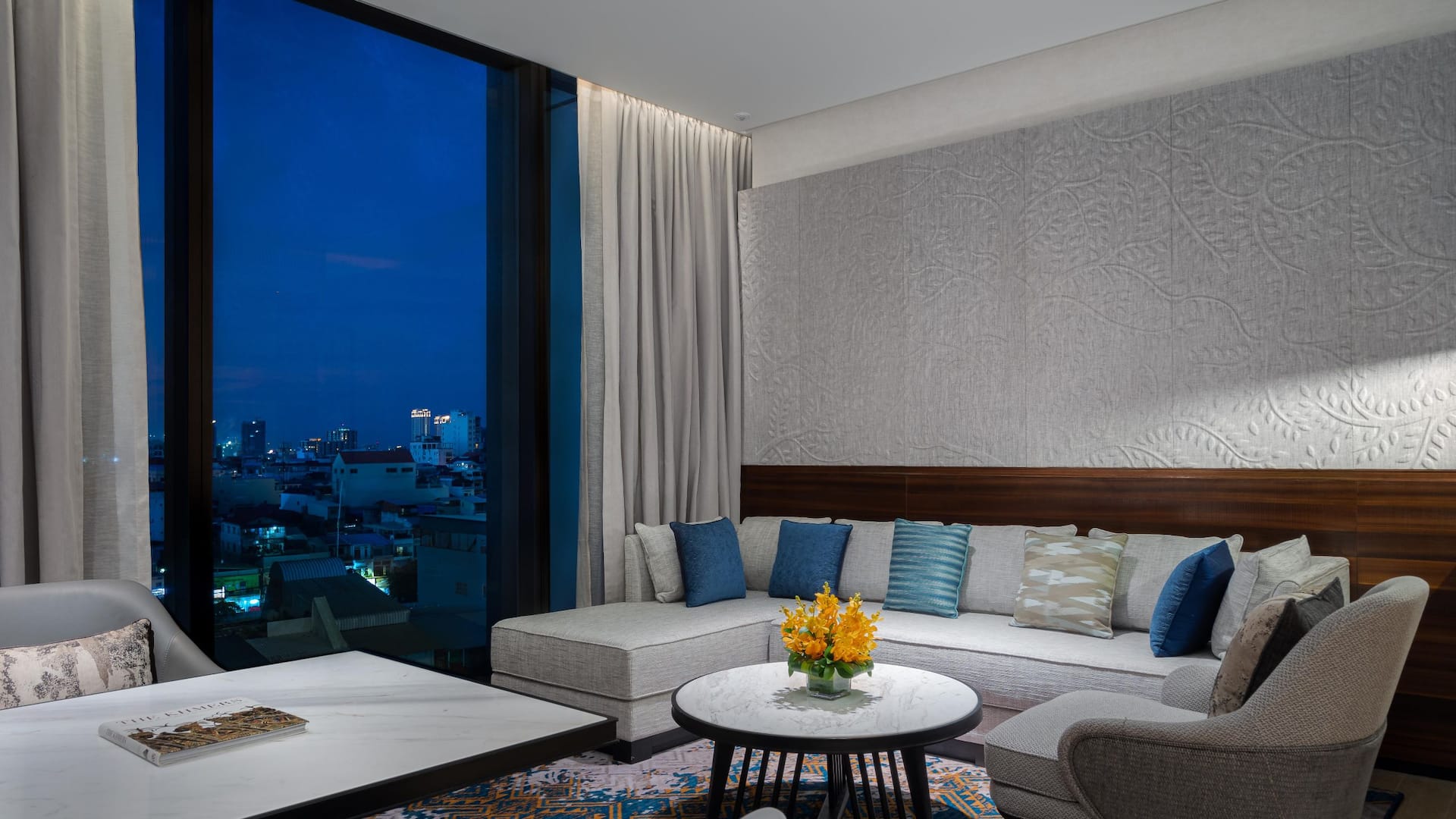 Hyatt Regency Phnom Penh Regency Suite Room Living Room