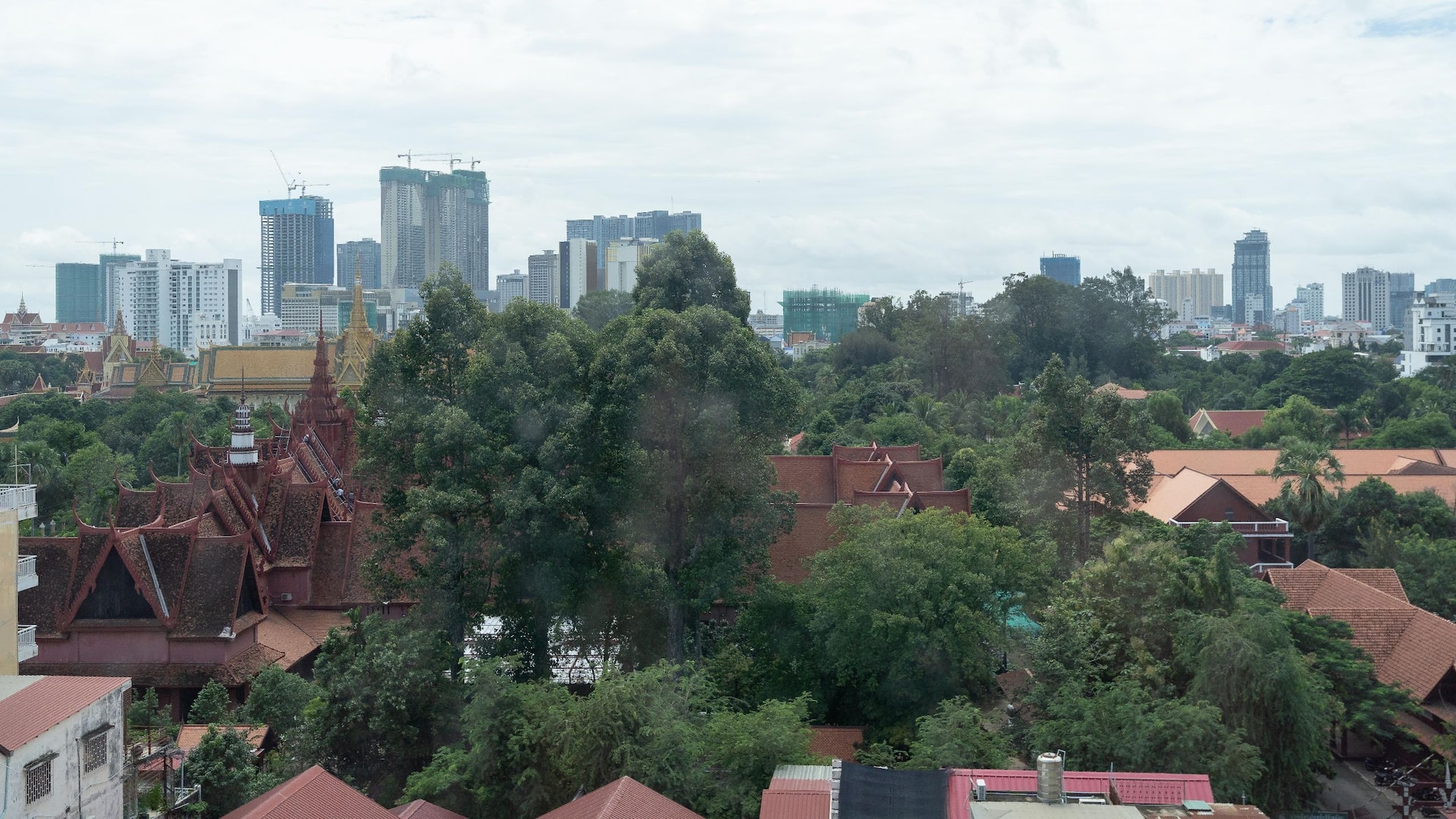 2/2 Hyatt Regency Phnom Penh Royal Palace View