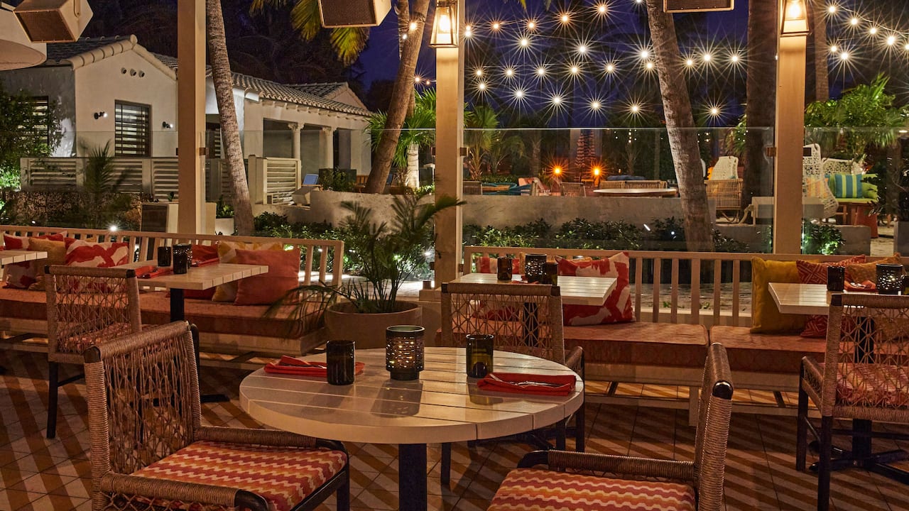 intimate outdoor restaurant in Miami Beach