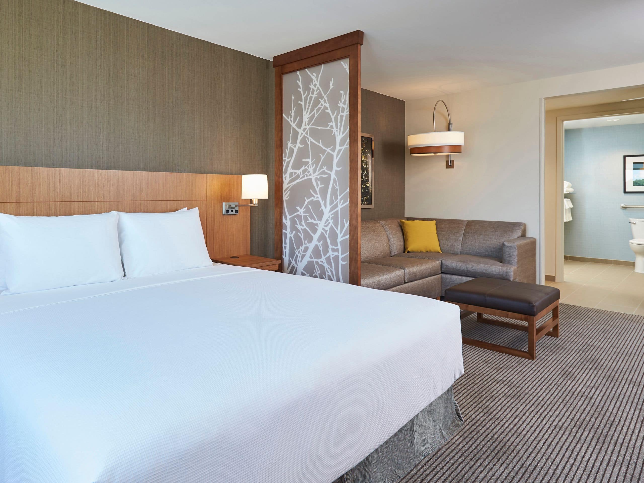 Hotel Rooms With Sofa Bed Hyatt Place Toronto / Mississauga