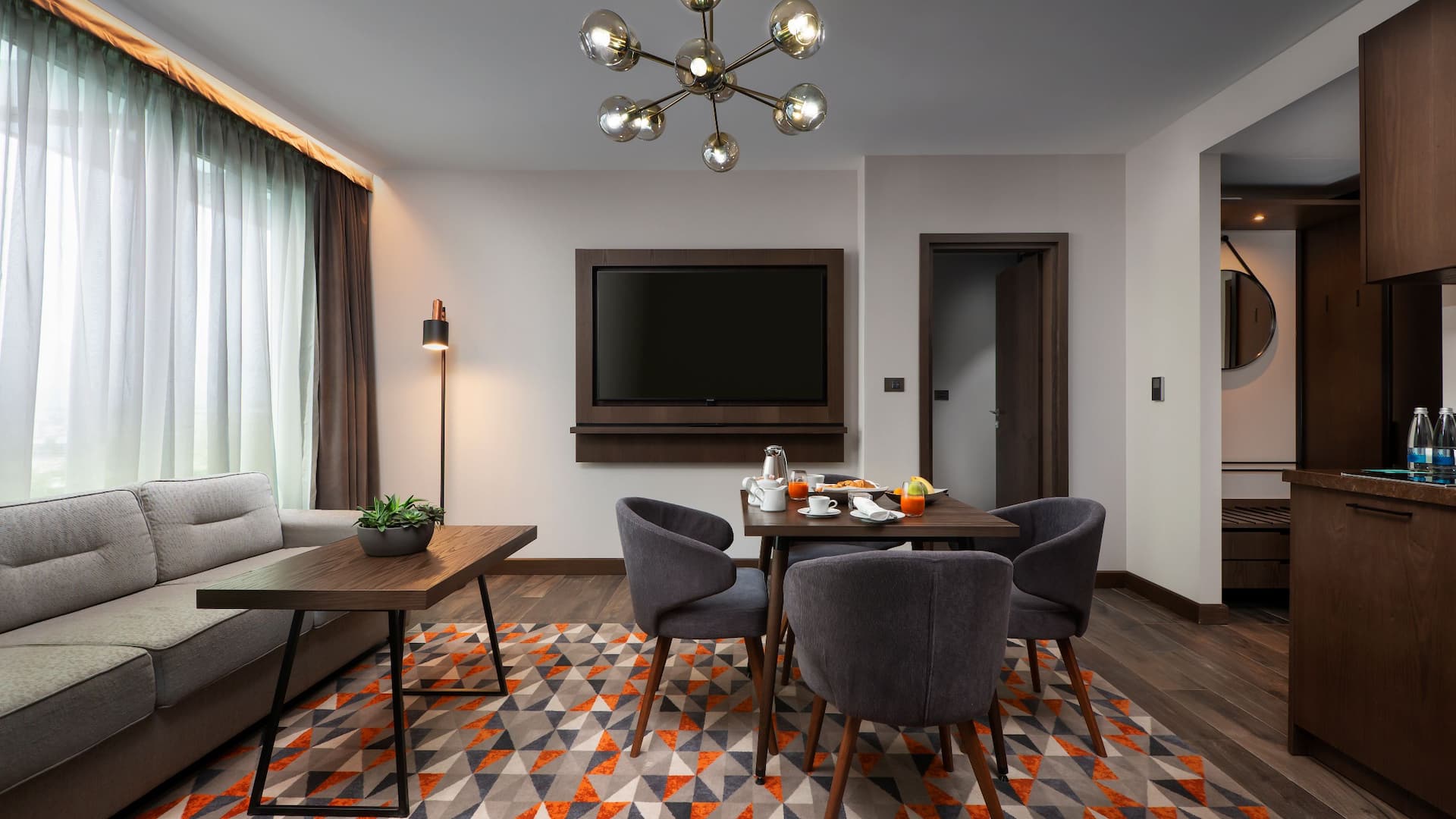 2 из 4 Hyatt Regency Sofia Ambassador Suite