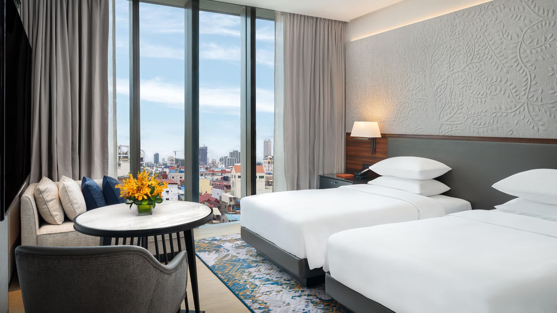 1/2 Hyatt Regency Phnom Penh Two Twin Beds