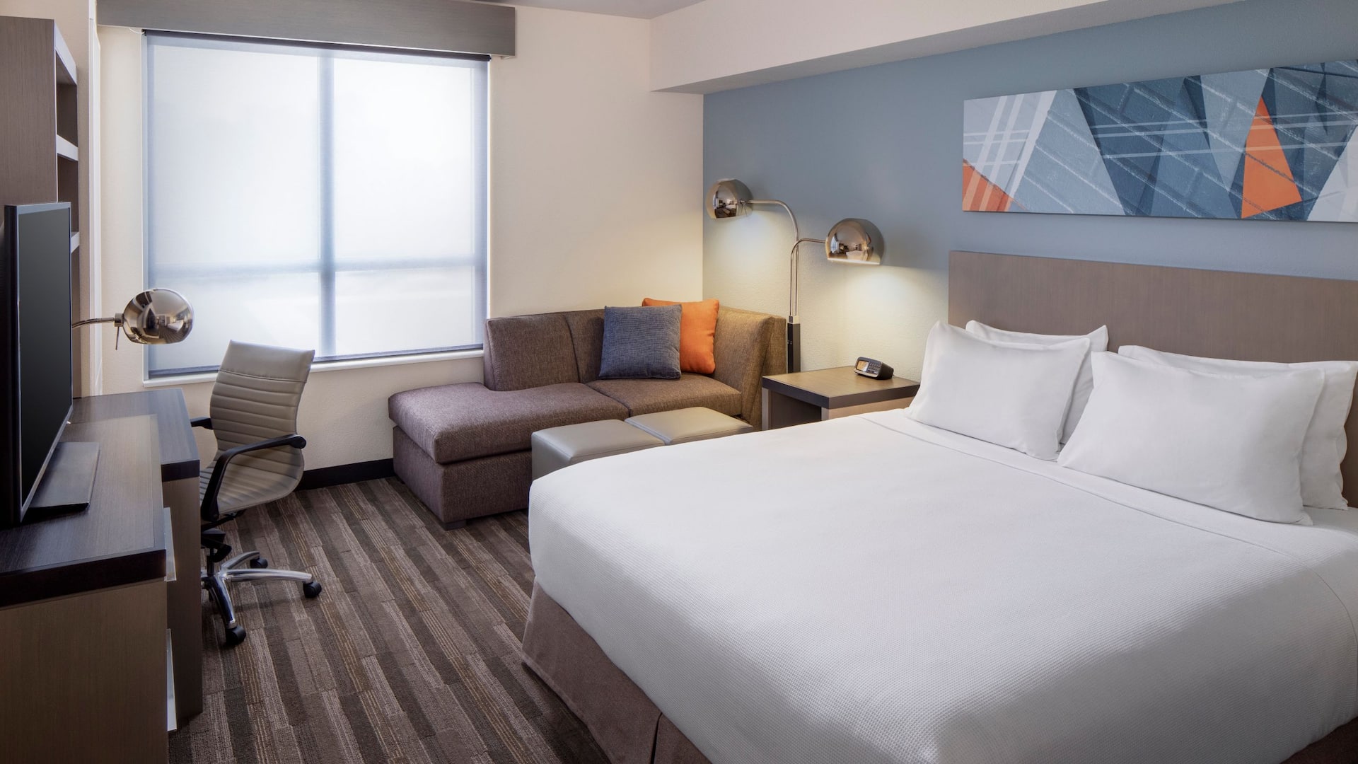 1 из 3 Hyatt House Tallahassee Capitol - University Accessible Den