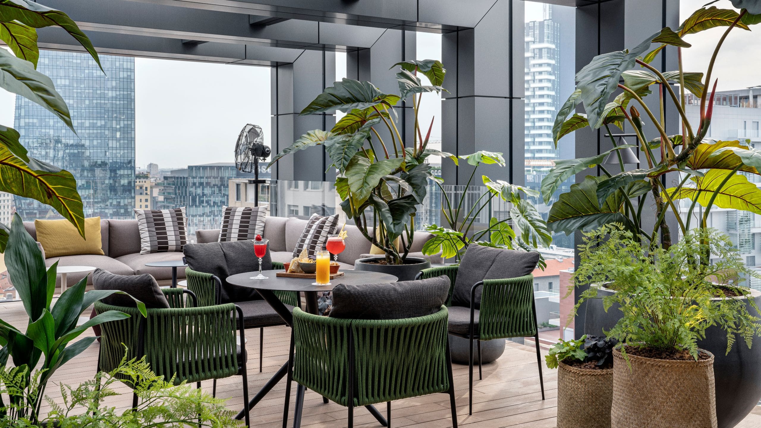 Hyatt Centric Milan Centrale Cielo Rooftop Cocktail