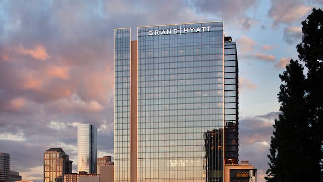 Grand-Hyatt-Nashville-P010-Two-Queen-Guestroom.16x9.jpg?imwidth=960