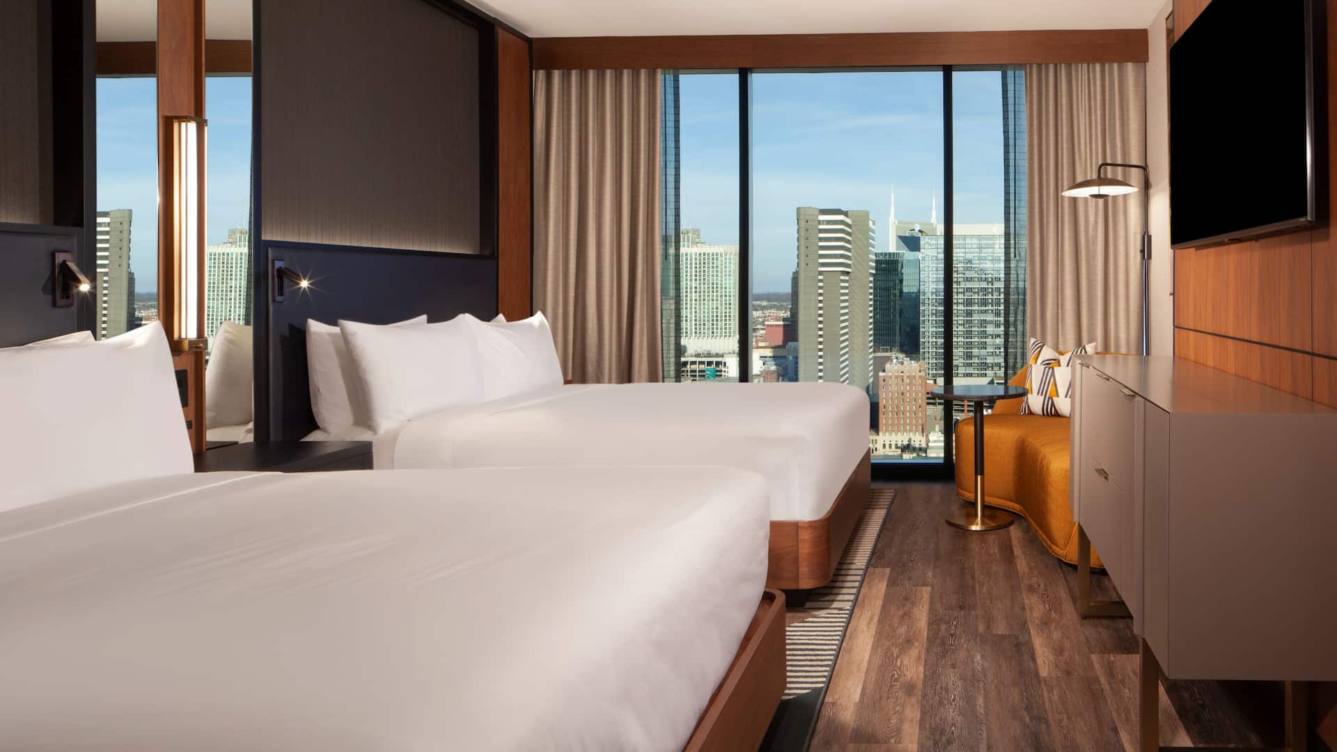 1/4 Grand Hyatt Nashville Two Queen Guestroom Downtown View