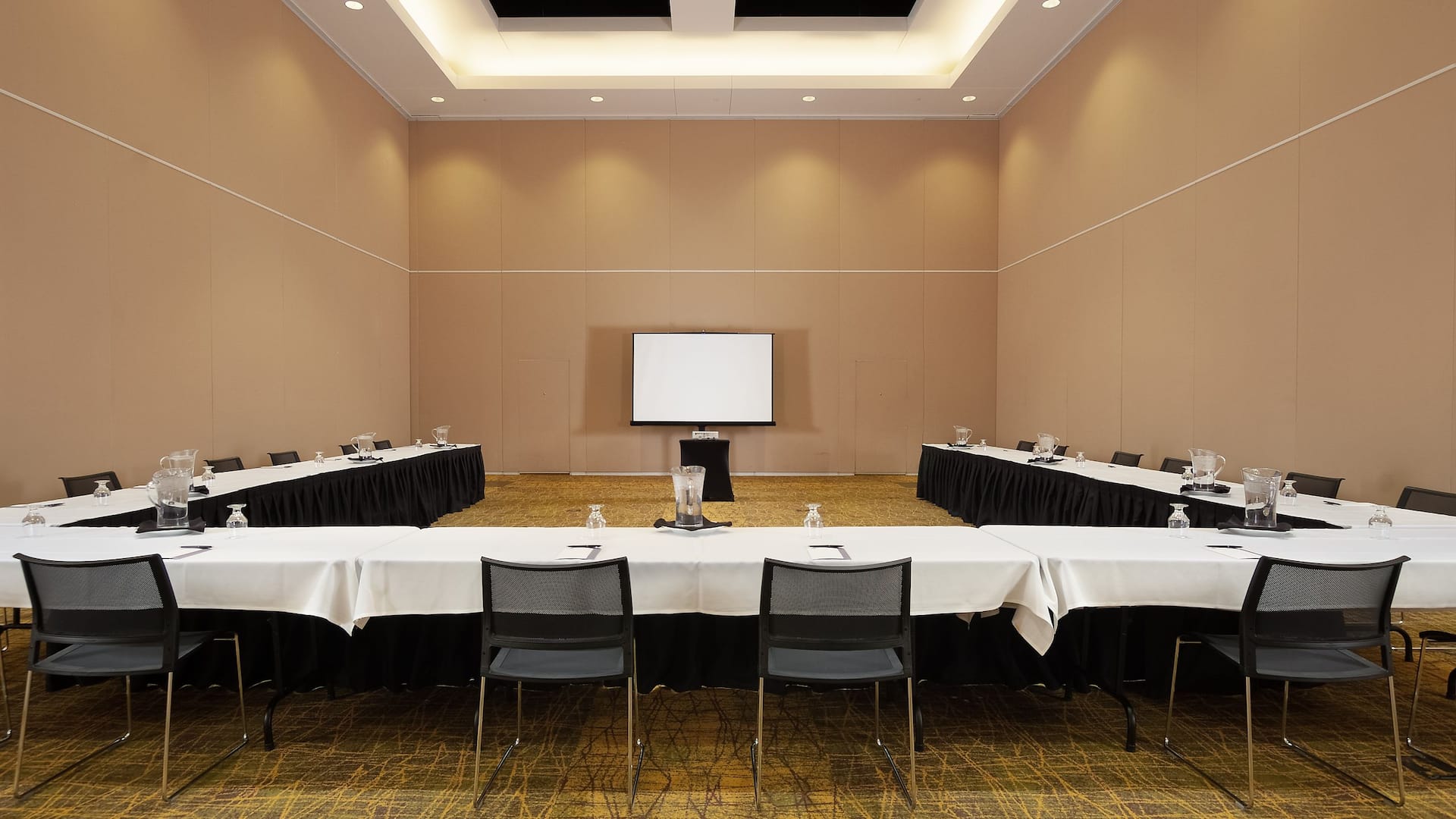 1 of 1 Hyatt Regency Green Bay Ballroom U Shape