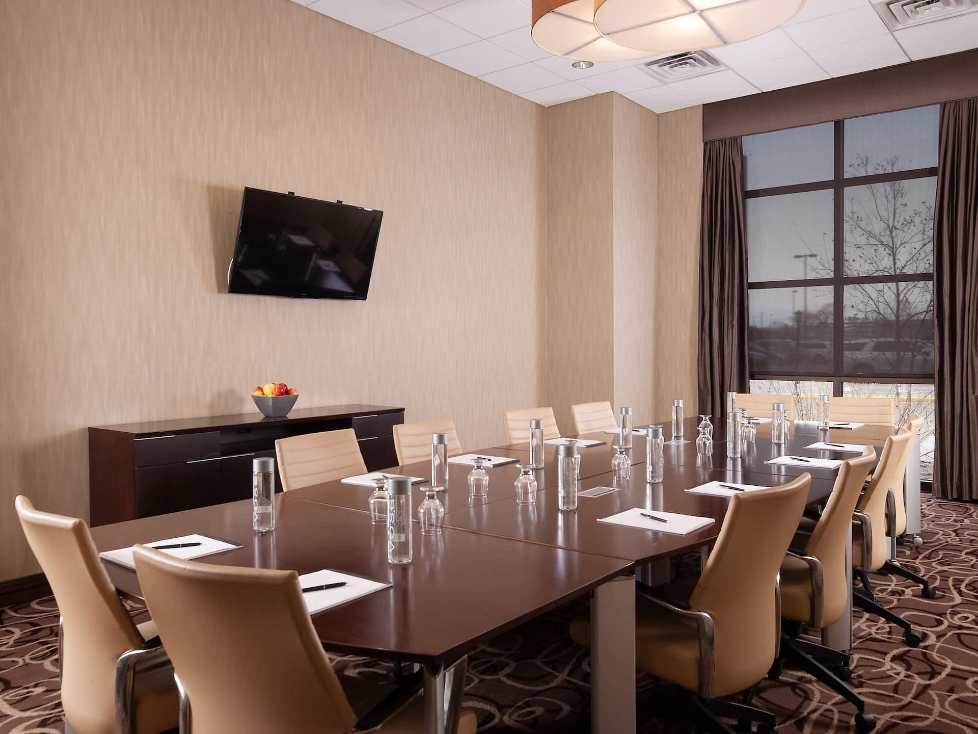 Hyatt Regency Green Bay Boardroom