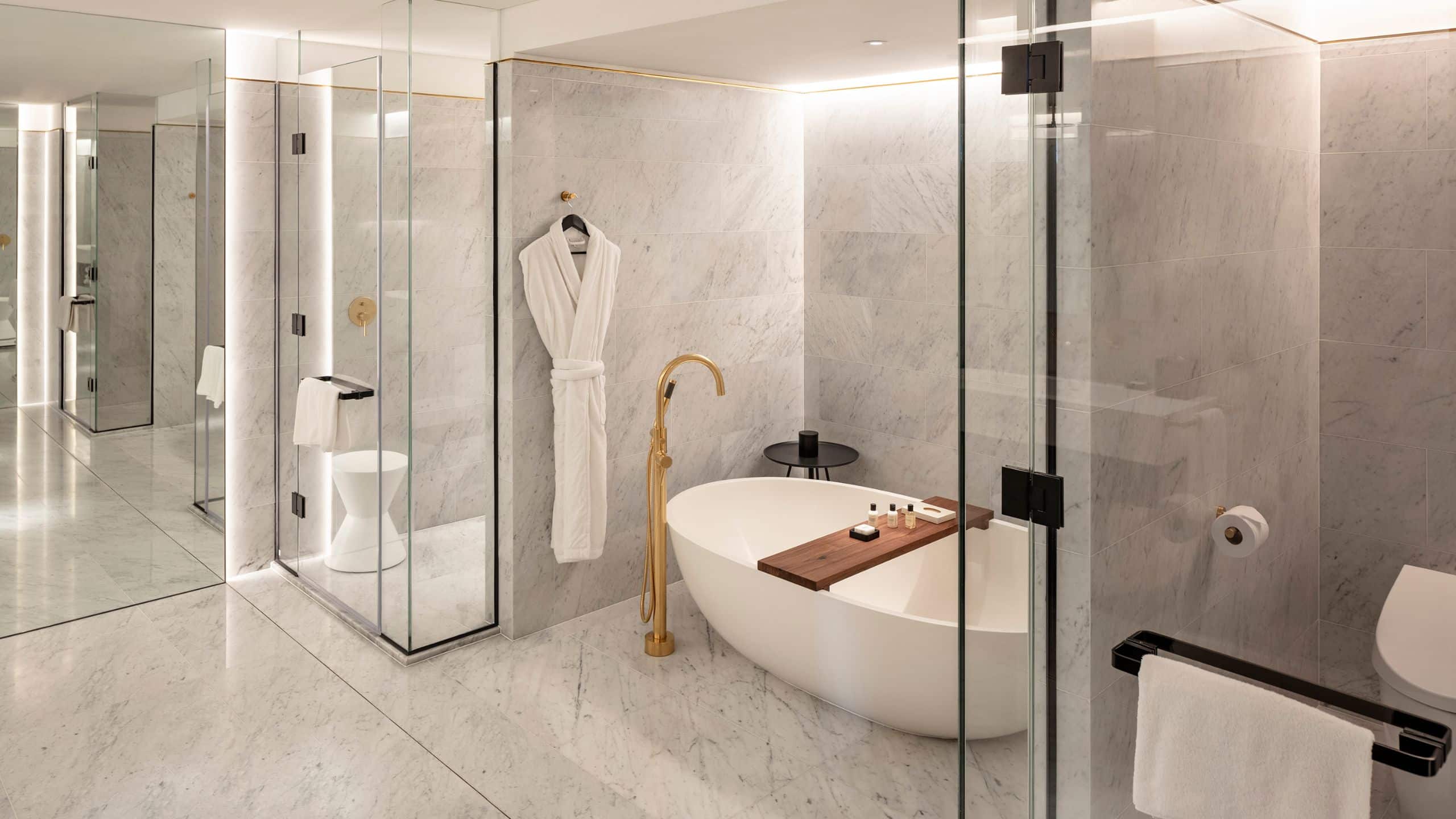 3/5 Park Hyatt Auckland Executive Suite Bathroom